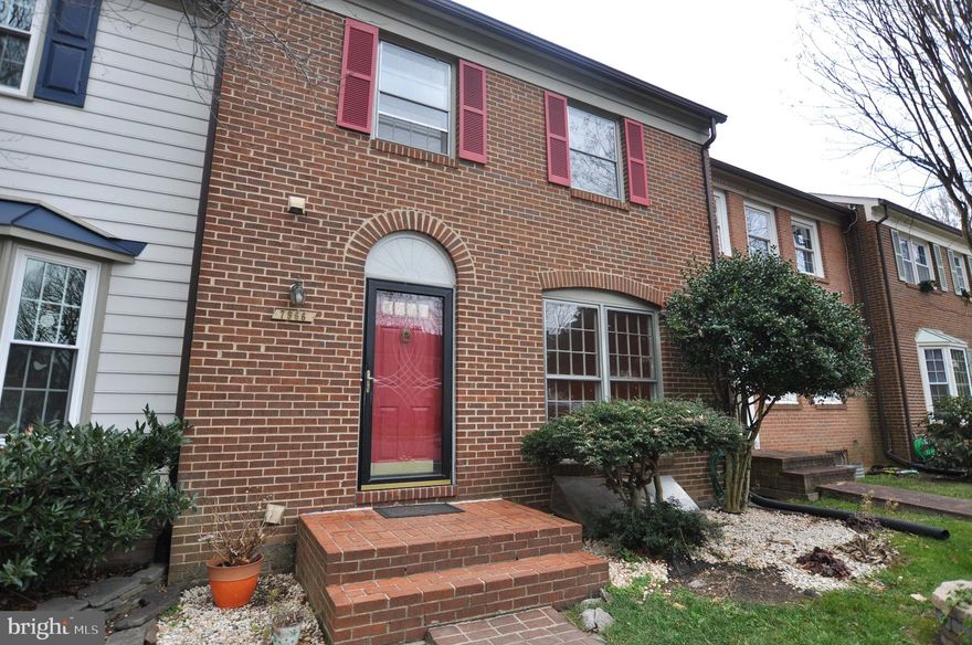 Meticulously maintained with wooded trails that encircle the community and connected by a beautiful bridge that marks the entrance, Covered Bridge is one-of-a-kind community! This home is updated throughout with 3 bedrooms upstairs, including an en suite with an office area/sitting room and 2 secondary bedrooms that share the hall full bath. The main level features an updated kitchen and a wide open feel throughout. The walkout lower level is a great entertainment area and a large bonus room with a full bath. Quiet, no thru-traffic, away from busy streets and perfectly positioned to access all major points north and south! (Pentagon, DC, Quantico and short ride to Fort Belvoir).