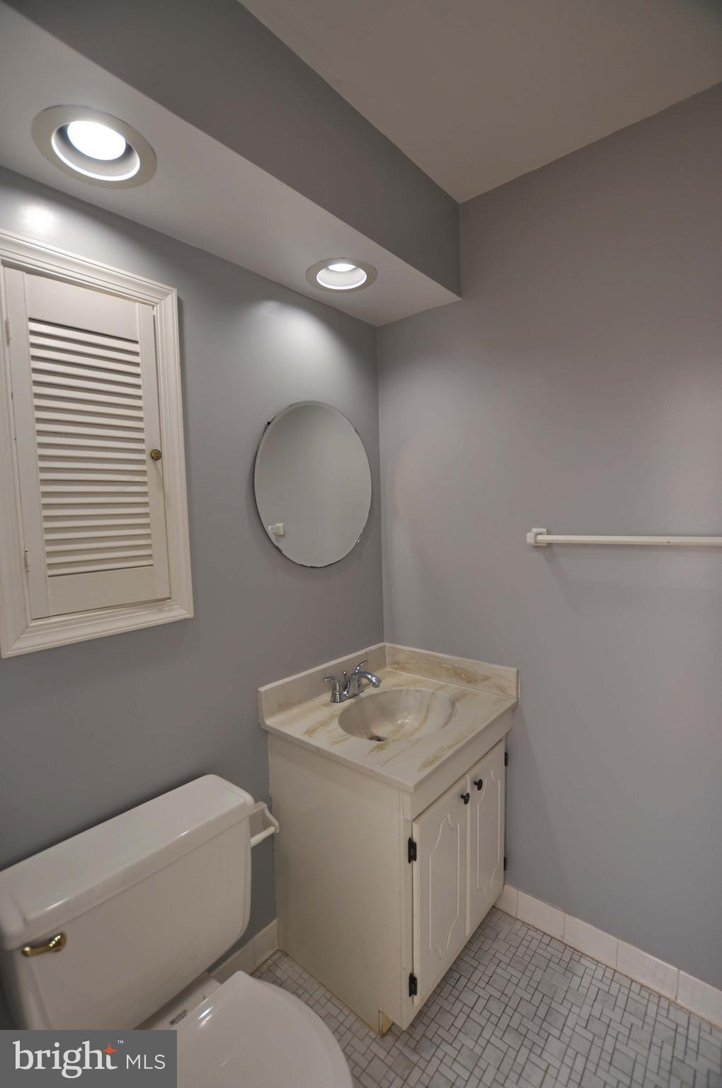 COVERED BRIDGE - Residential Lease