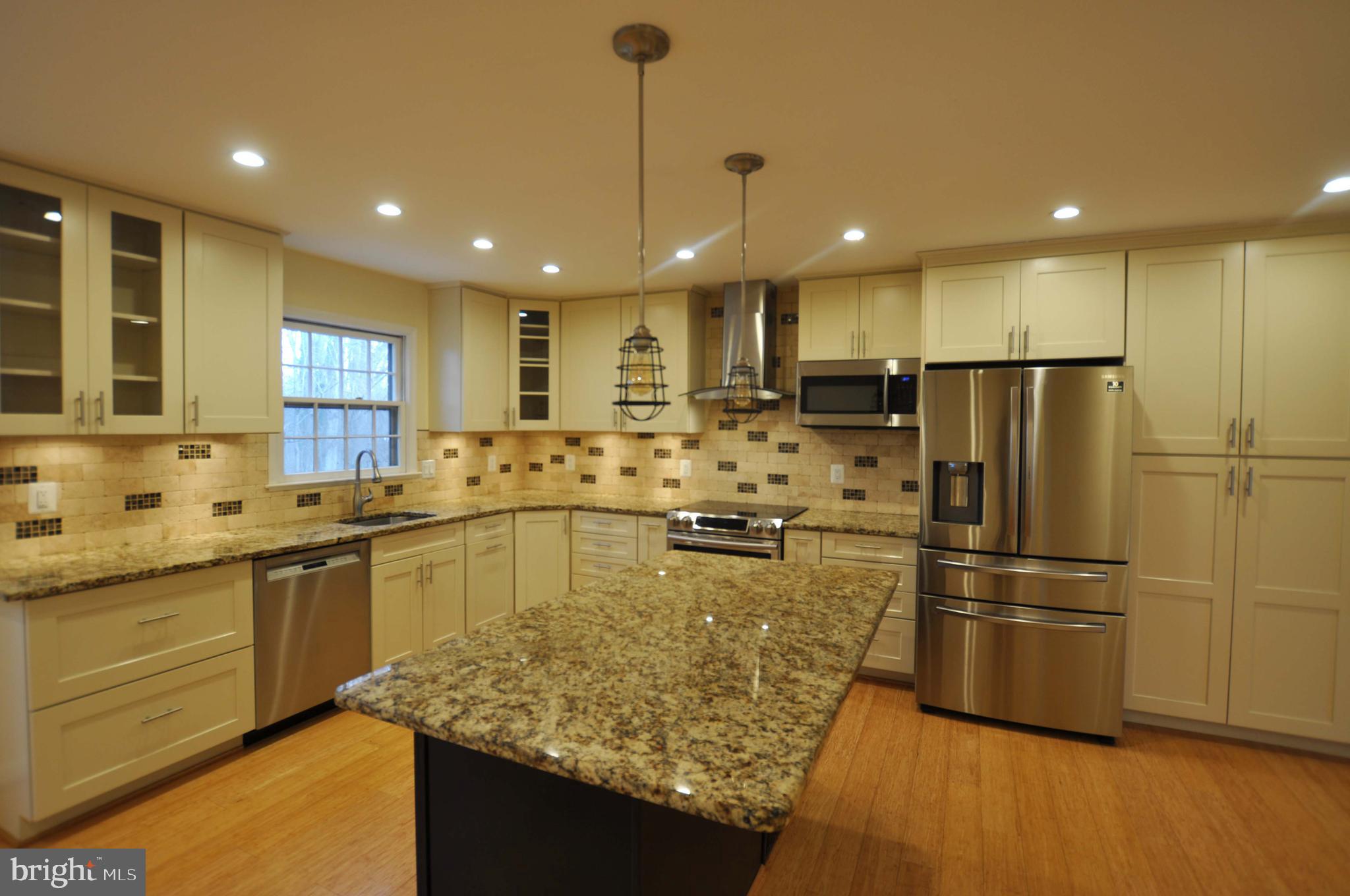 COVERED BRIDGE - Residential Lease