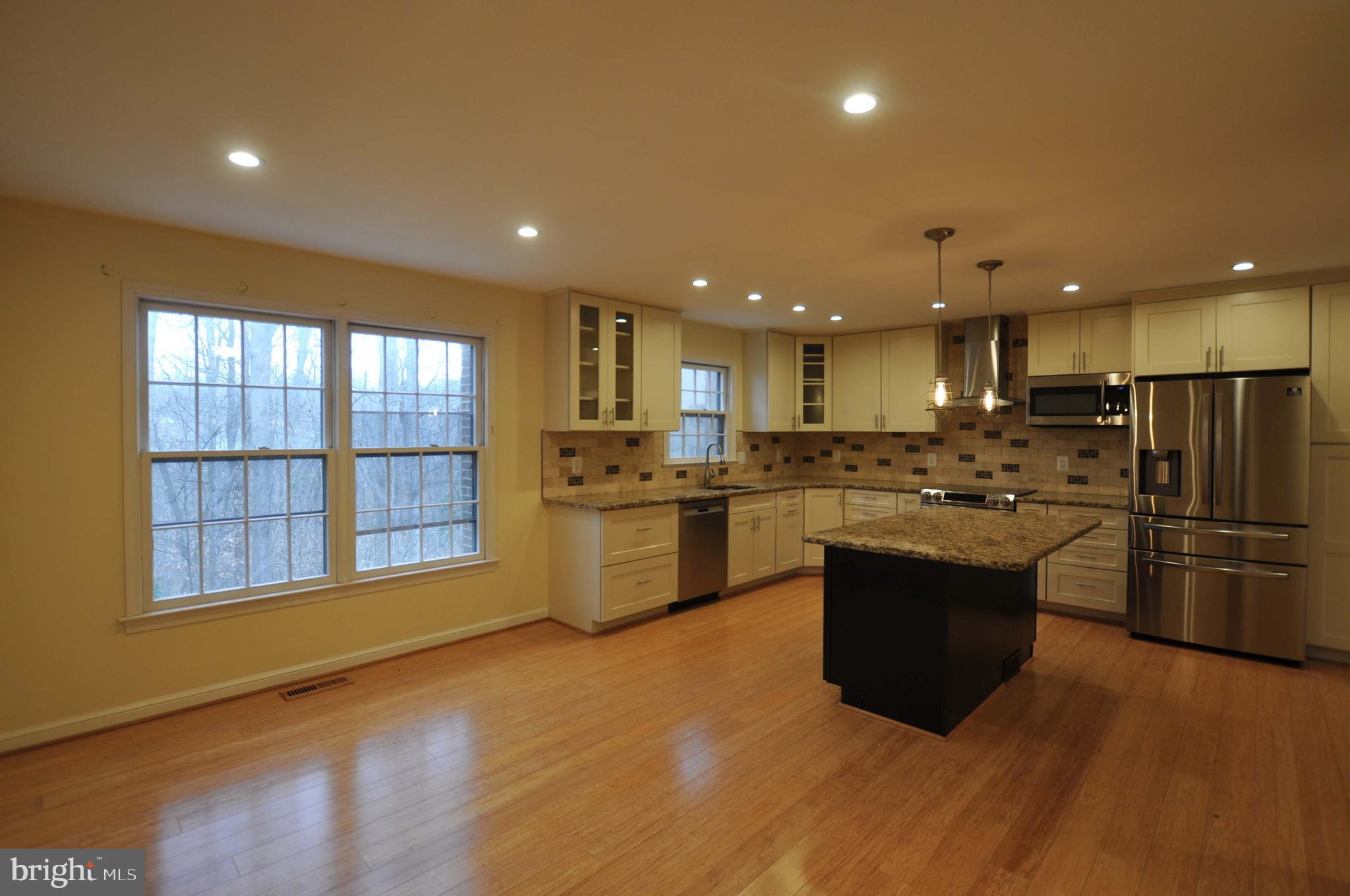 COVERED BRIDGE - Residential Lease