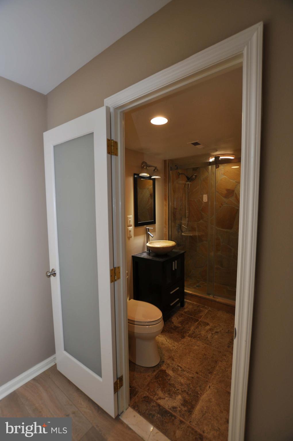 COVERED BRIDGE - Residential Lease