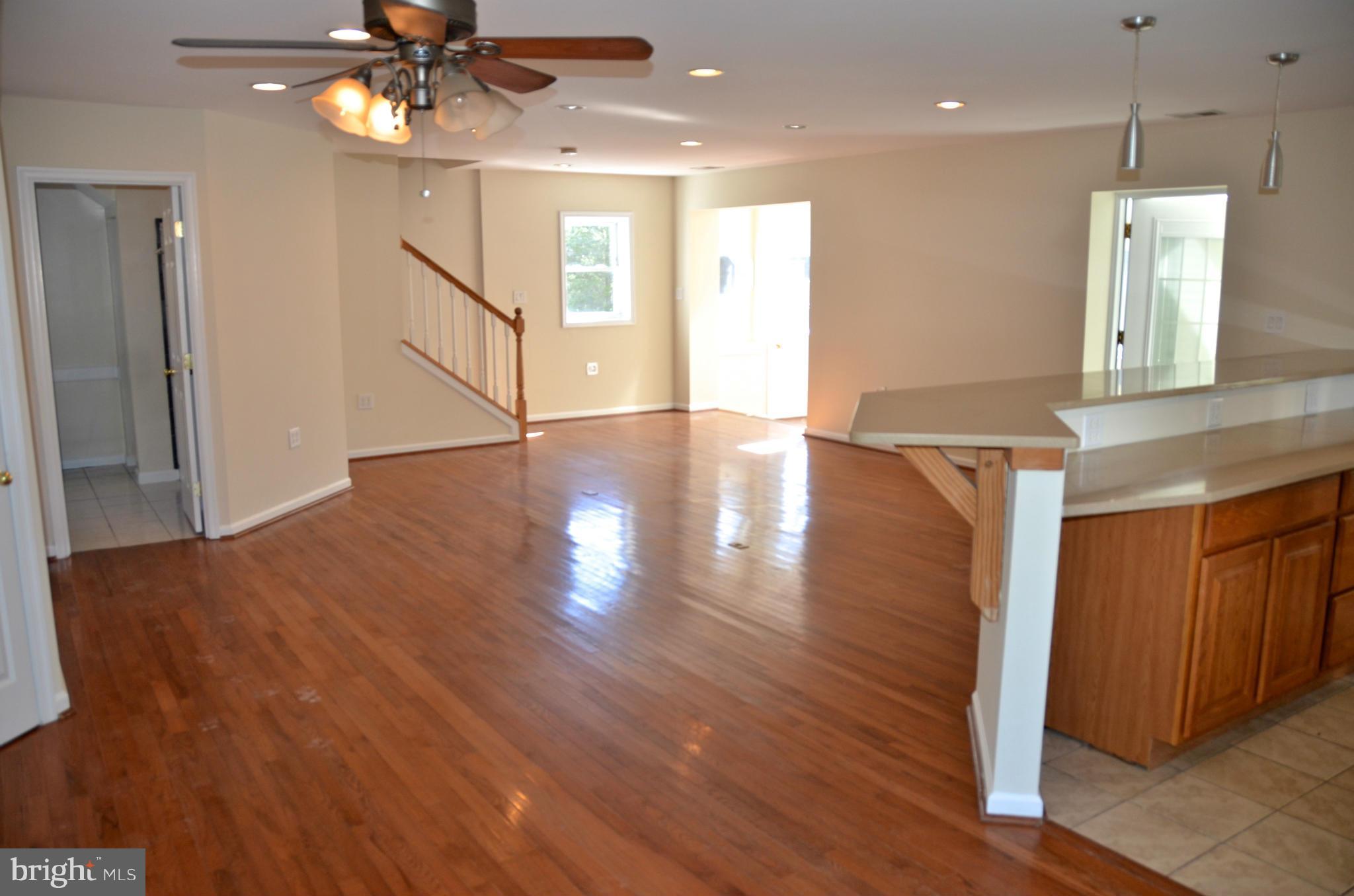 WOODLAND BEACH - Residential