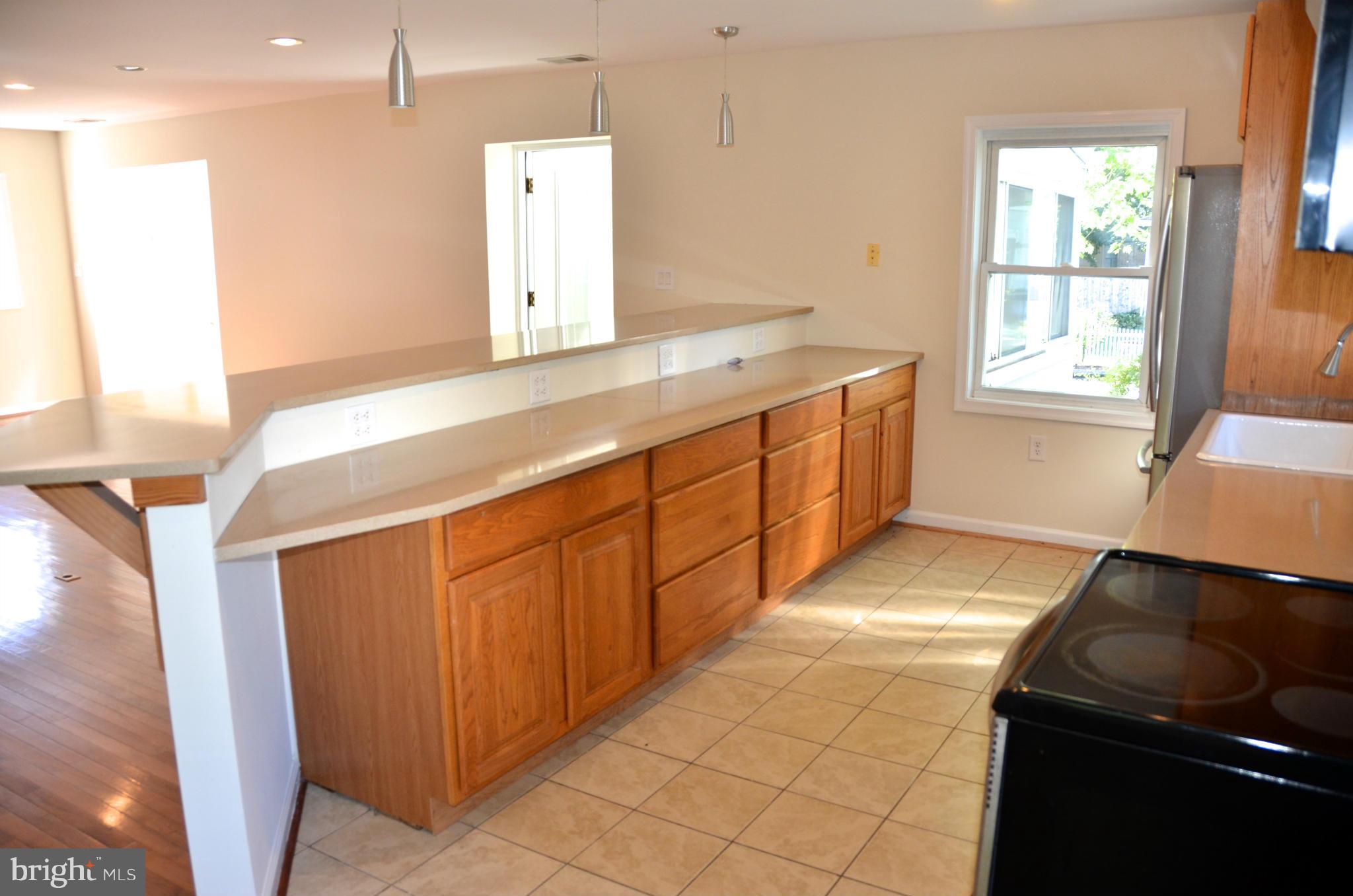 WOODLAND BEACH - Residential