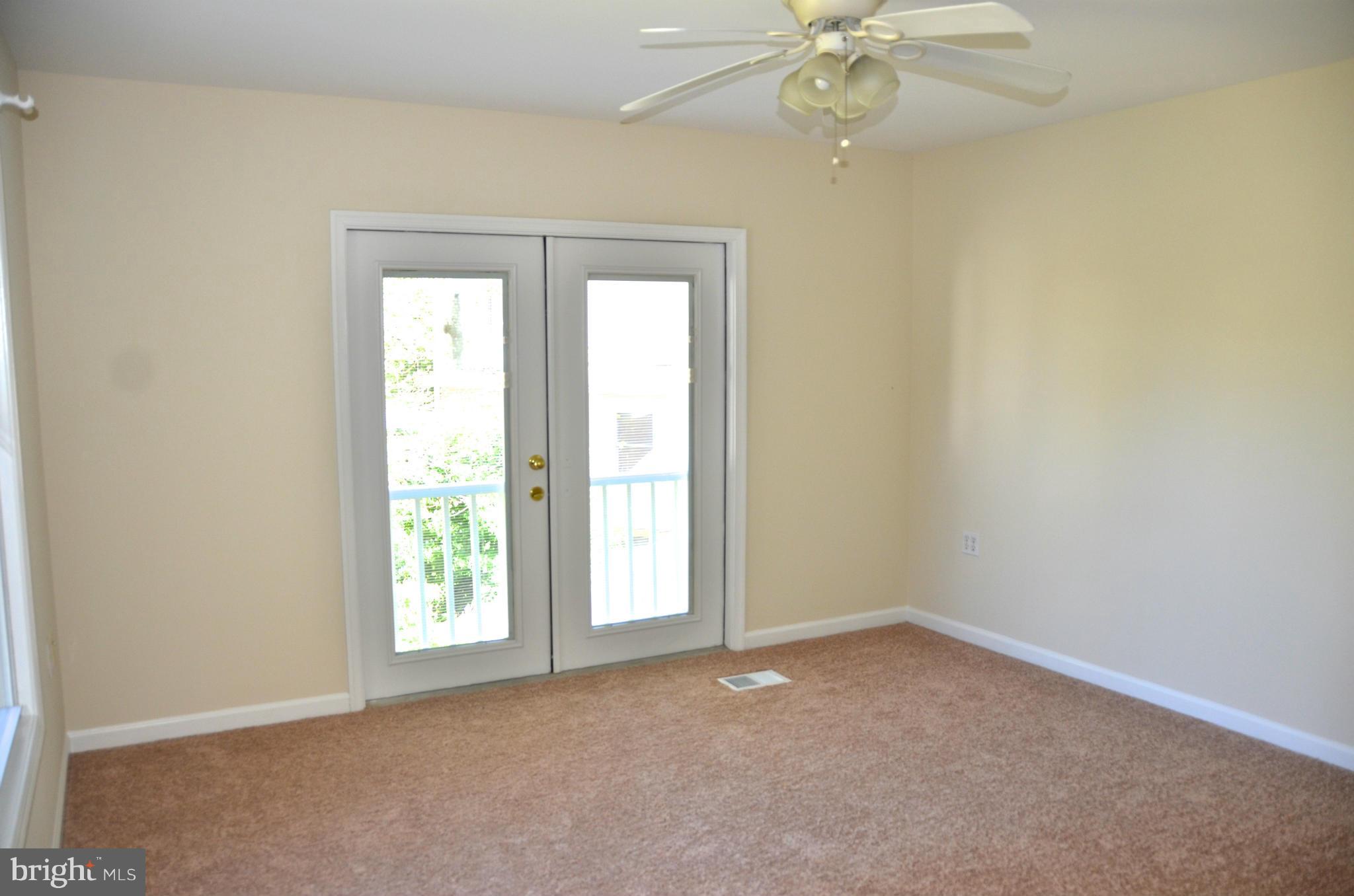 WOODLAND BEACH - Residential