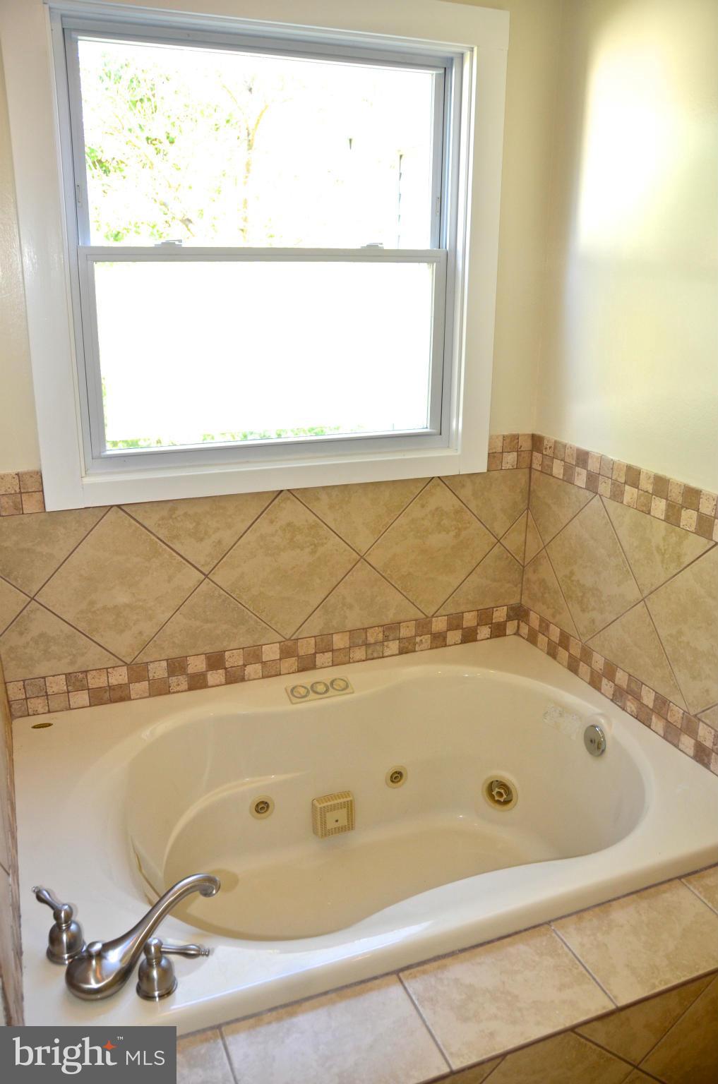 WOODLAND BEACH - Residential