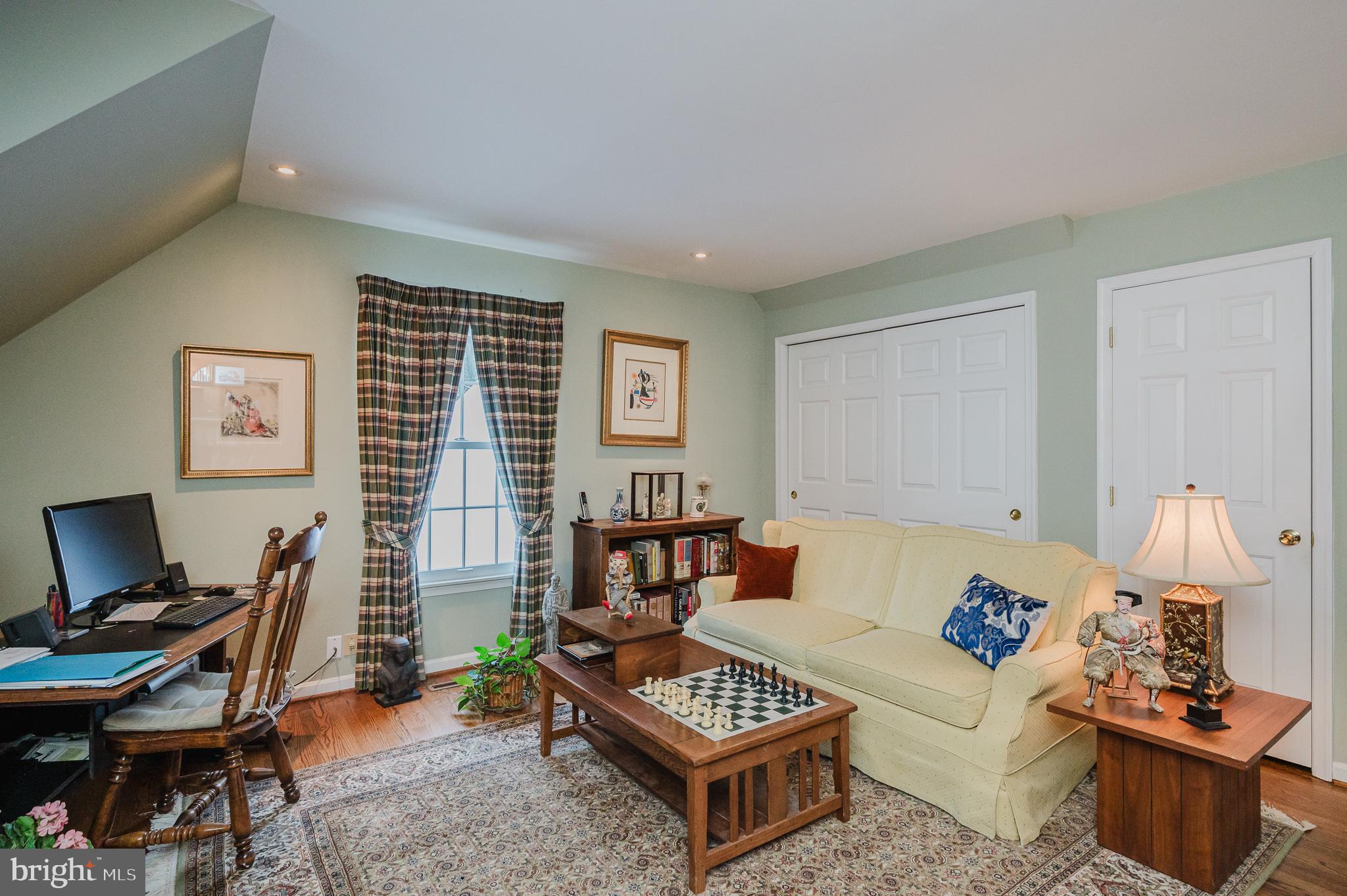 AUTUMN WINDS - Residential