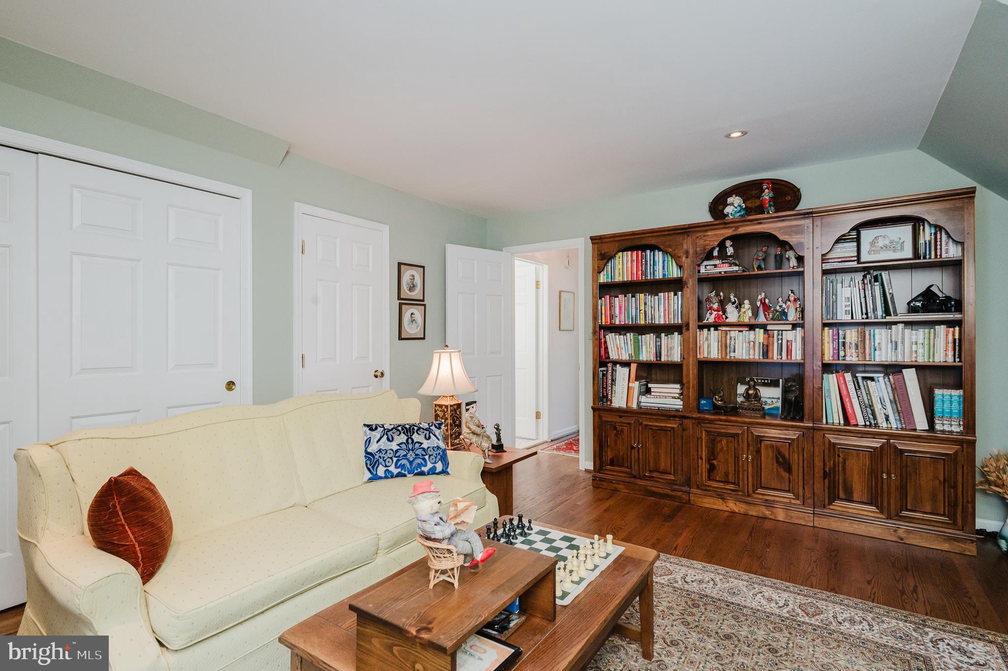 AUTUMN WINDS - Residential