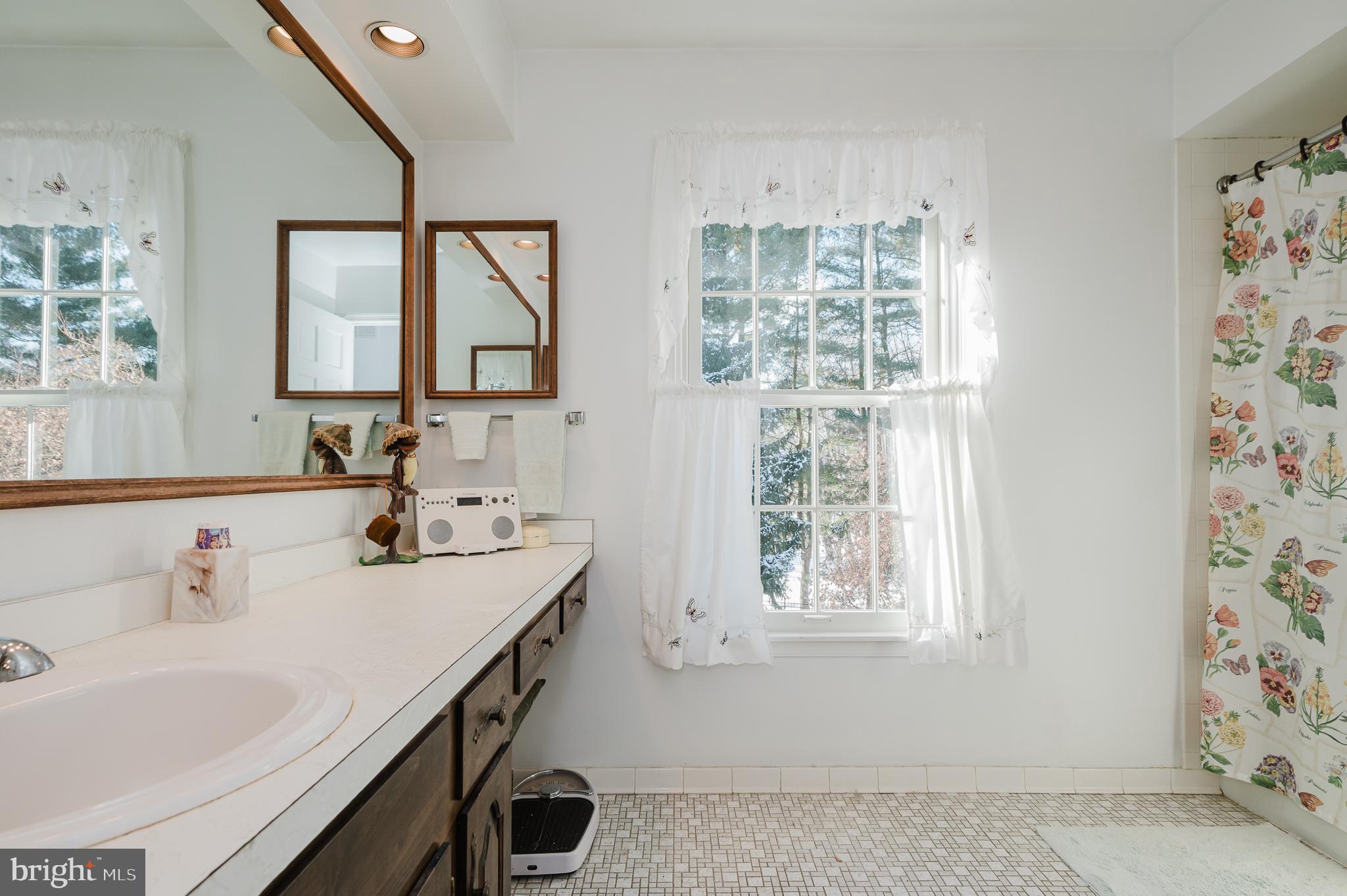 AUTUMN WINDS - Residential