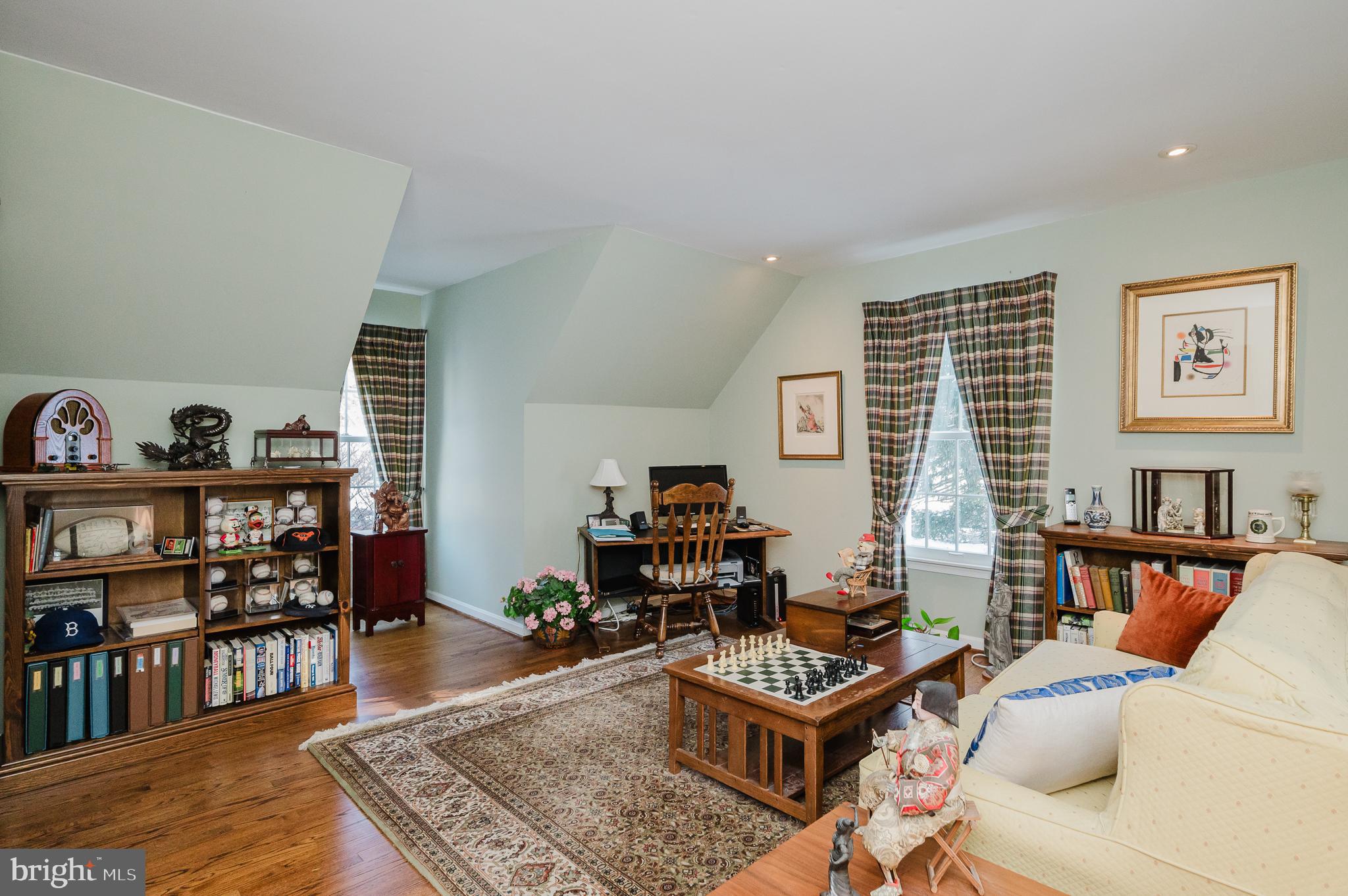 AUTUMN WINDS - Residential