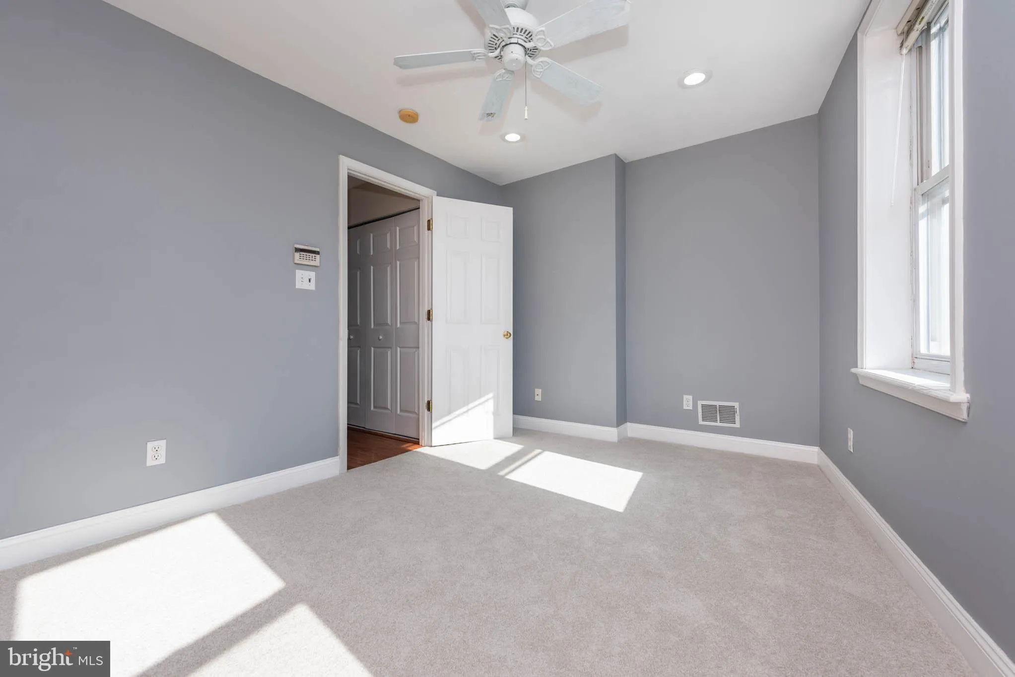 Baltimore, Maryland 21230, United States, 2 Bedrooms Bedrooms, ,2 BathroomsBathrooms,Residential,Pending,82116
