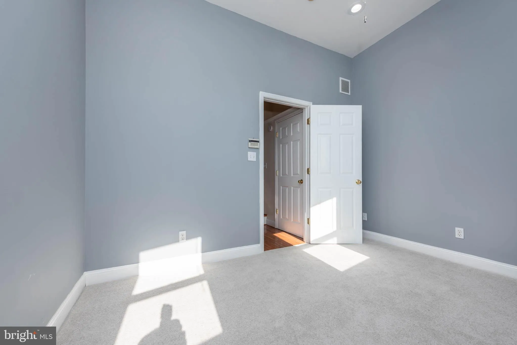 Baltimore, Maryland 21230, United States, 2 Bedrooms Bedrooms, ,2 BathroomsBathrooms,Residential,Pending,82116