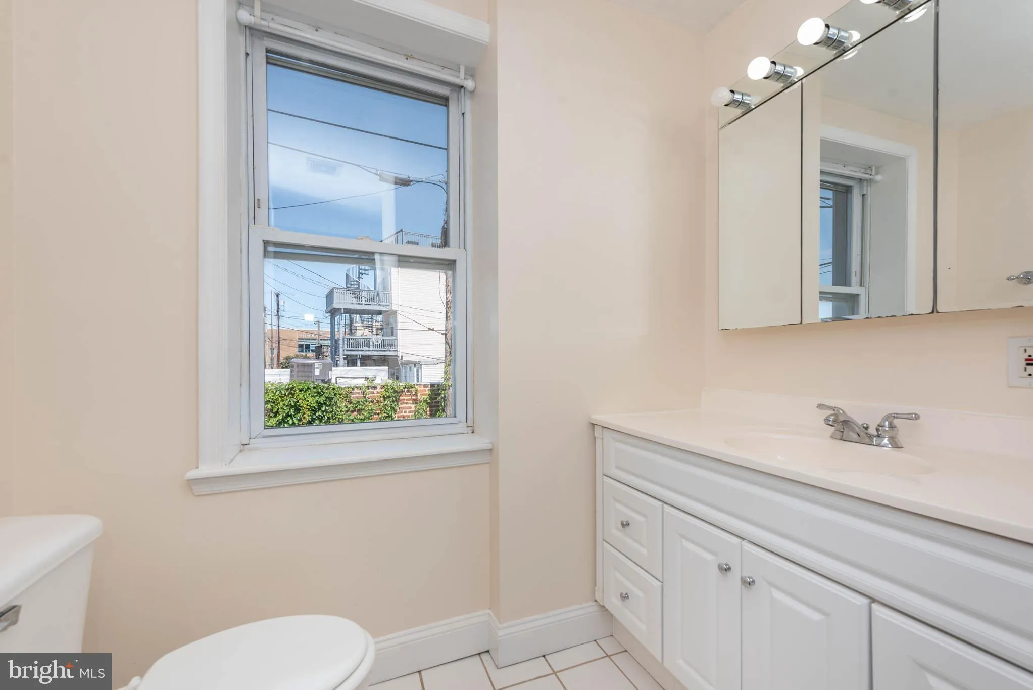 Baltimore, Maryland 21230, United States, 2 Bedrooms Bedrooms, ,2 BathroomsBathrooms,Residential,Pending,82116