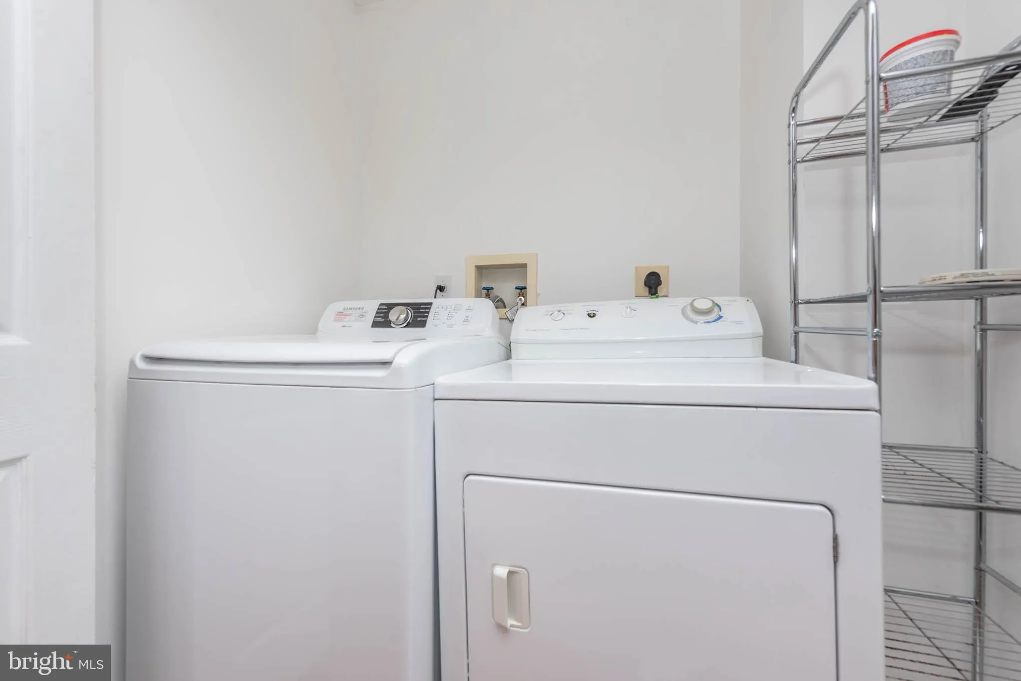 Baltimore, Maryland 21230, United States, 2 Bedrooms Bedrooms, ,2 BathroomsBathrooms,Residential,Pending,82116