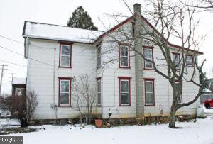 3416 LINCOLN HIGHWAY E