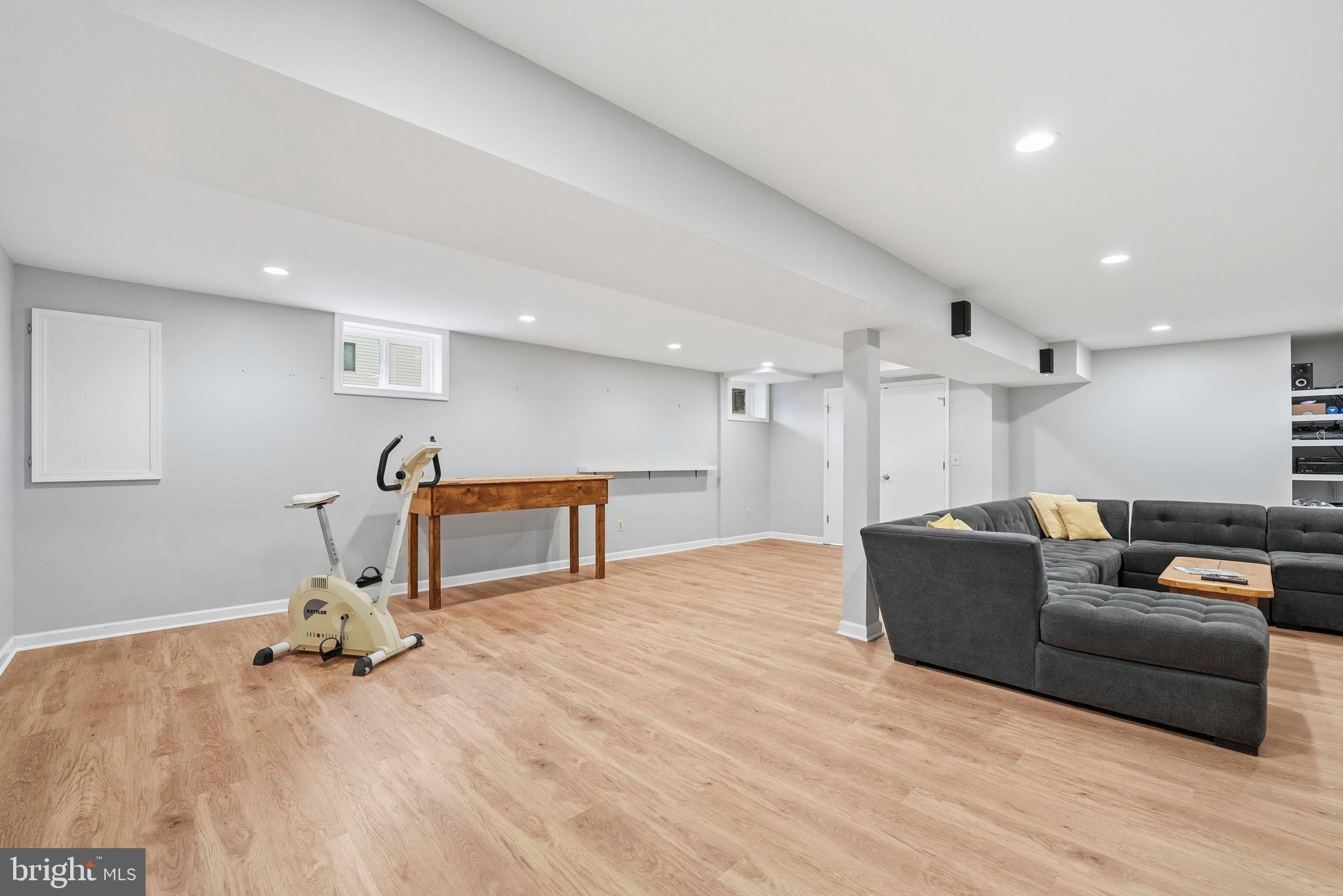 SPRING LAKE - Residential Lease