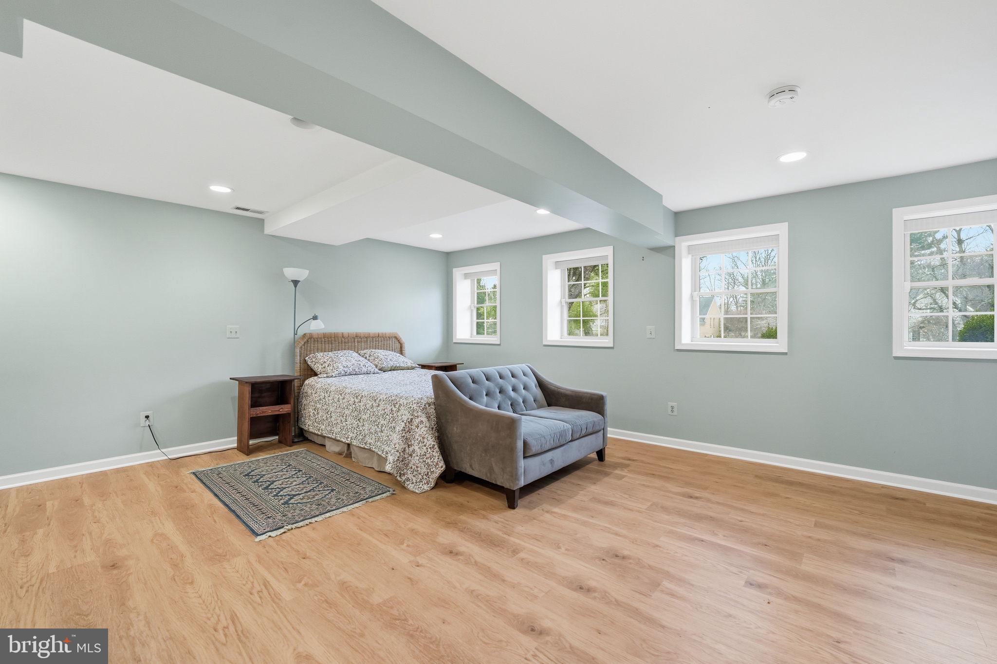 SPRING LAKE - Residential Lease