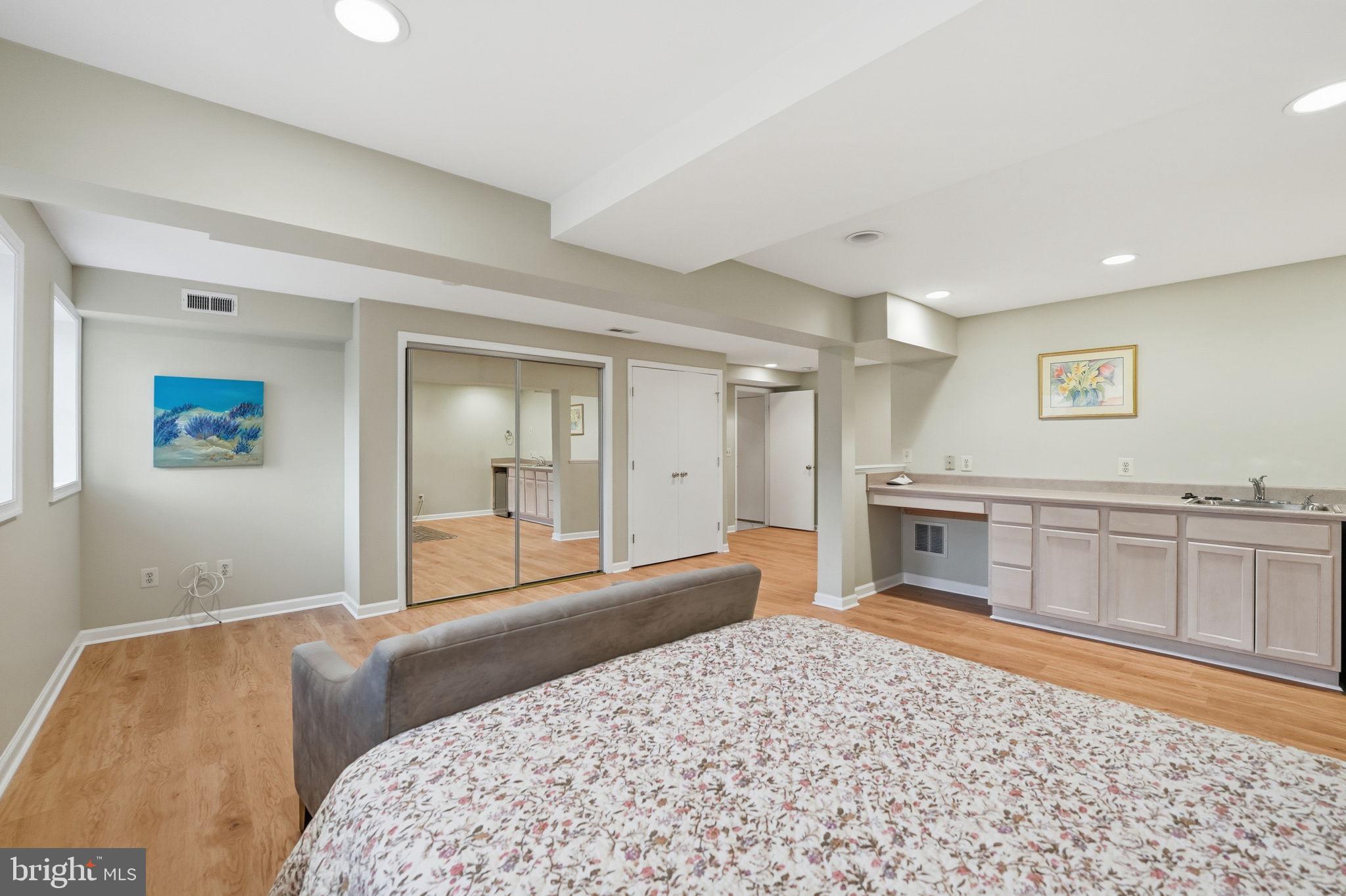 SPRING LAKE - Residential Lease