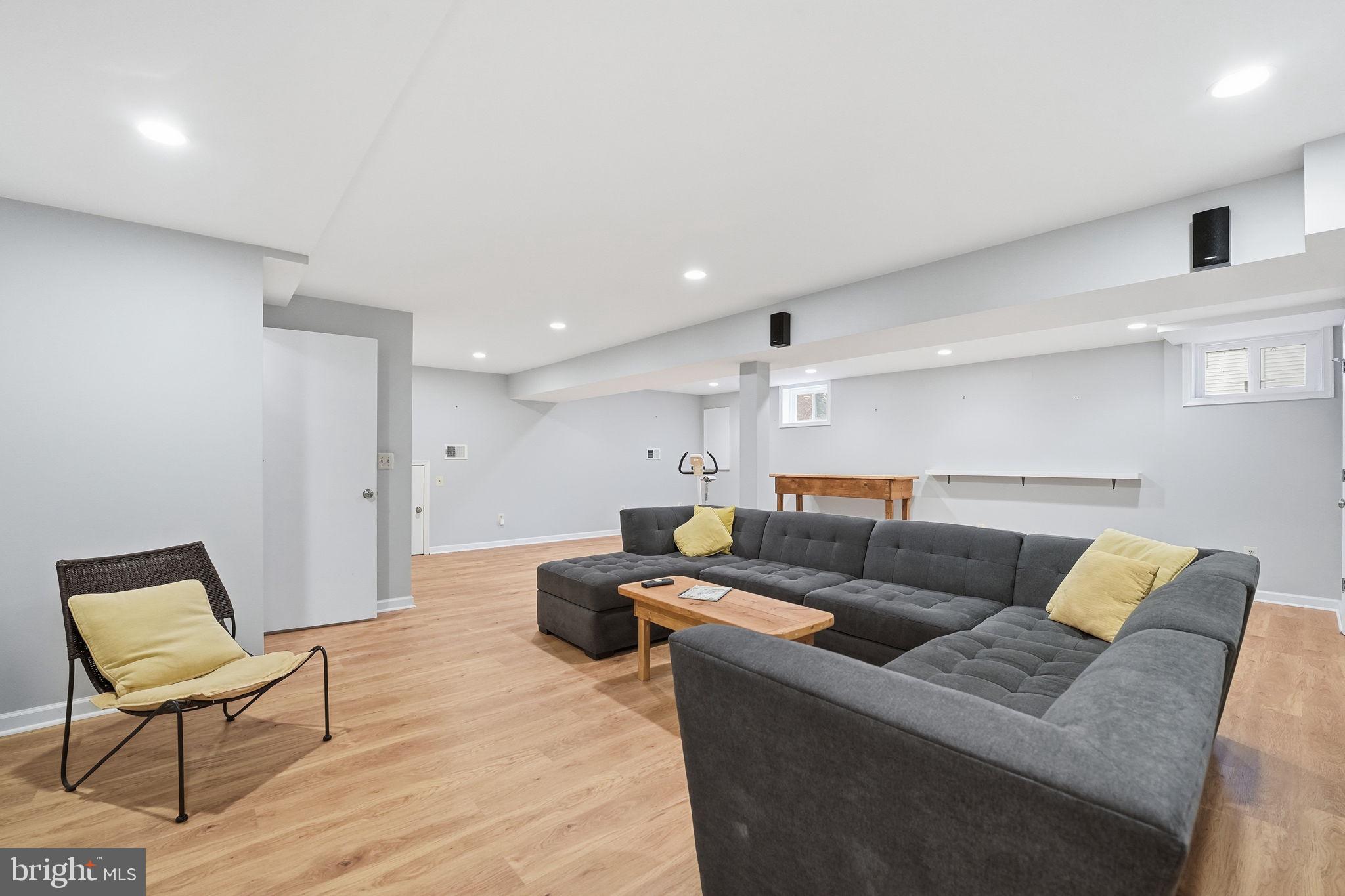 SPRING LAKE - Residential Lease