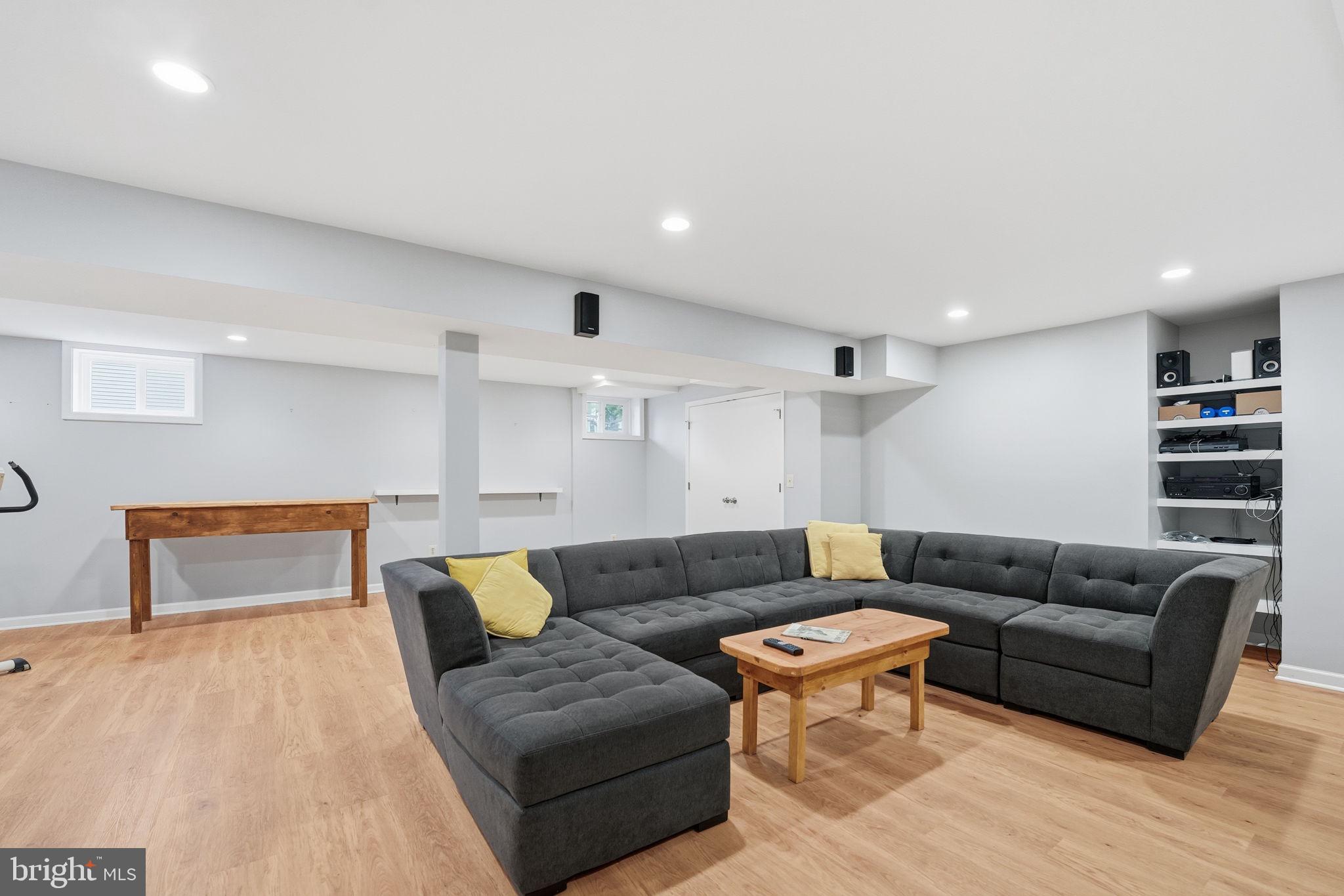 SPRING LAKE - Residential Lease