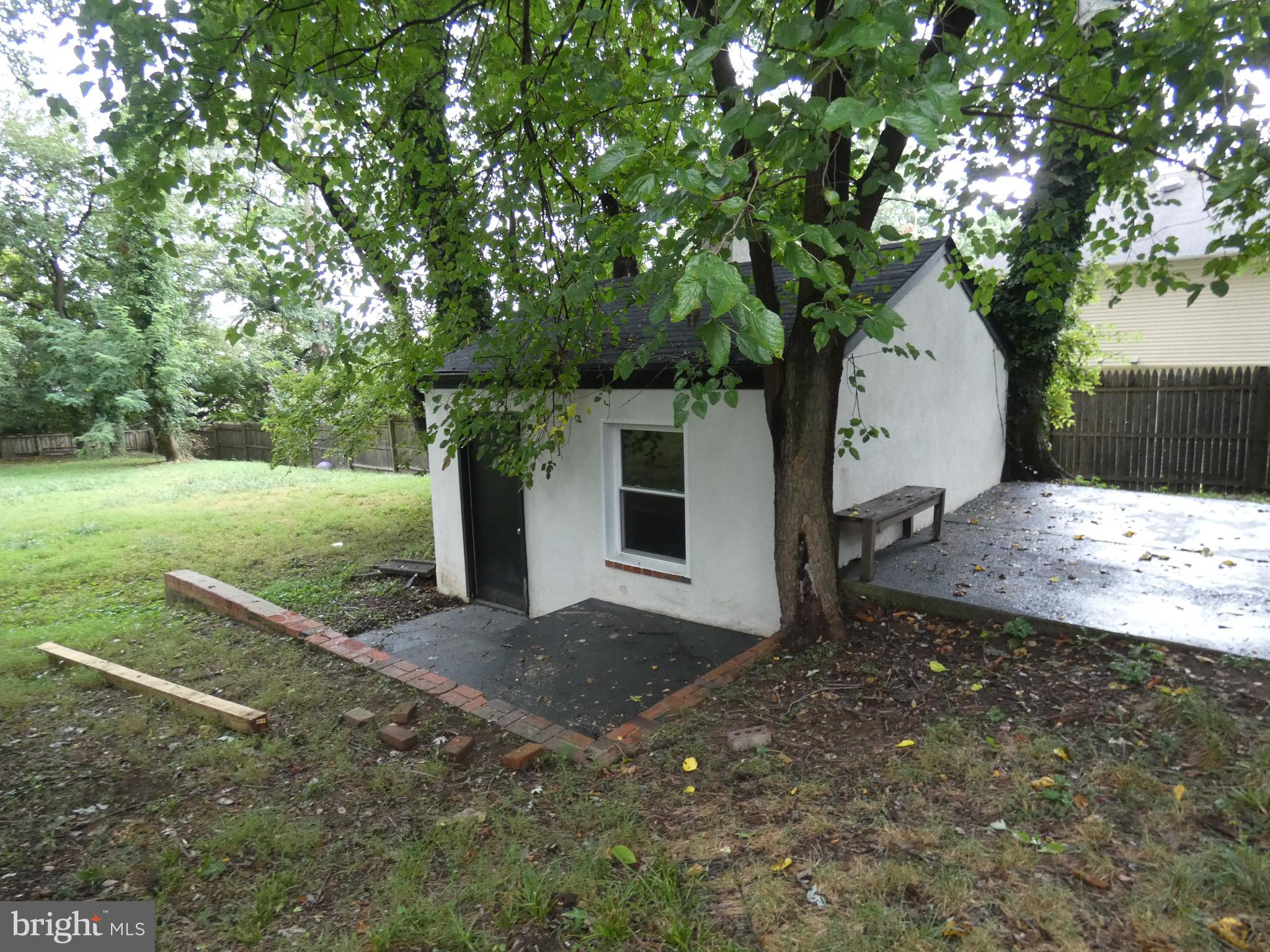 VALLEY VIEW - Residential Lease