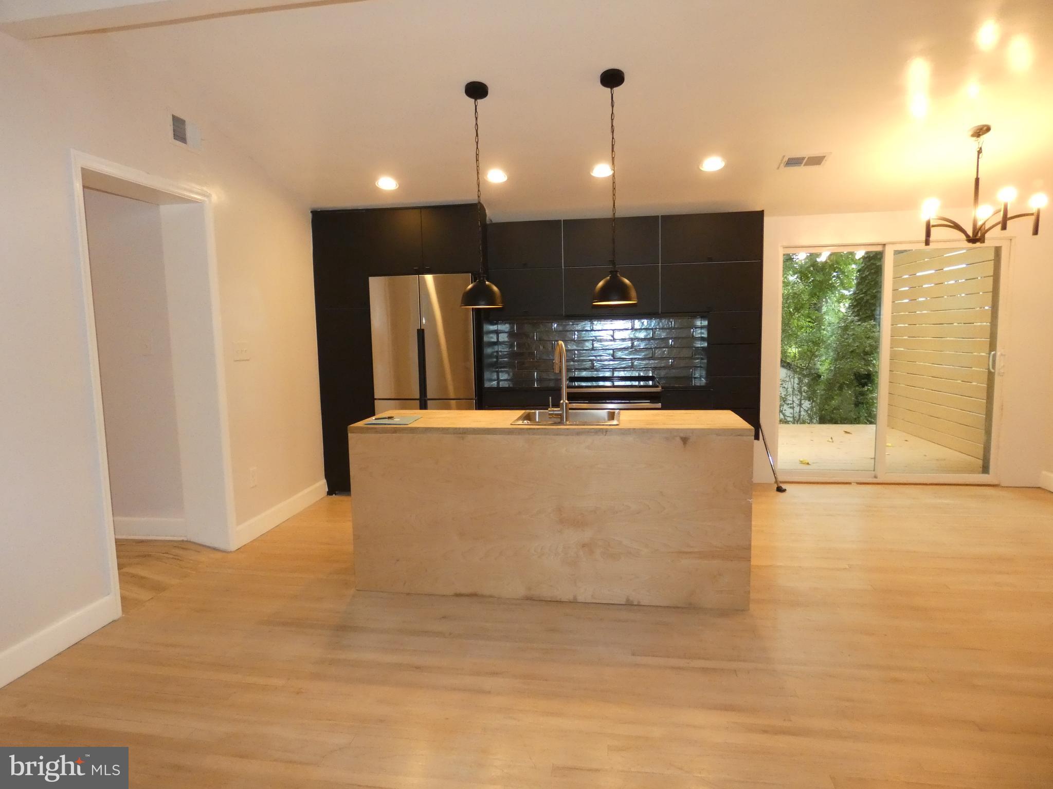 VALLEY VIEW - Residential Lease