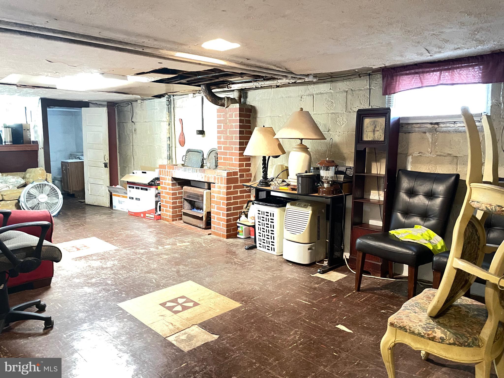 WINDSOR  MILL - Residential