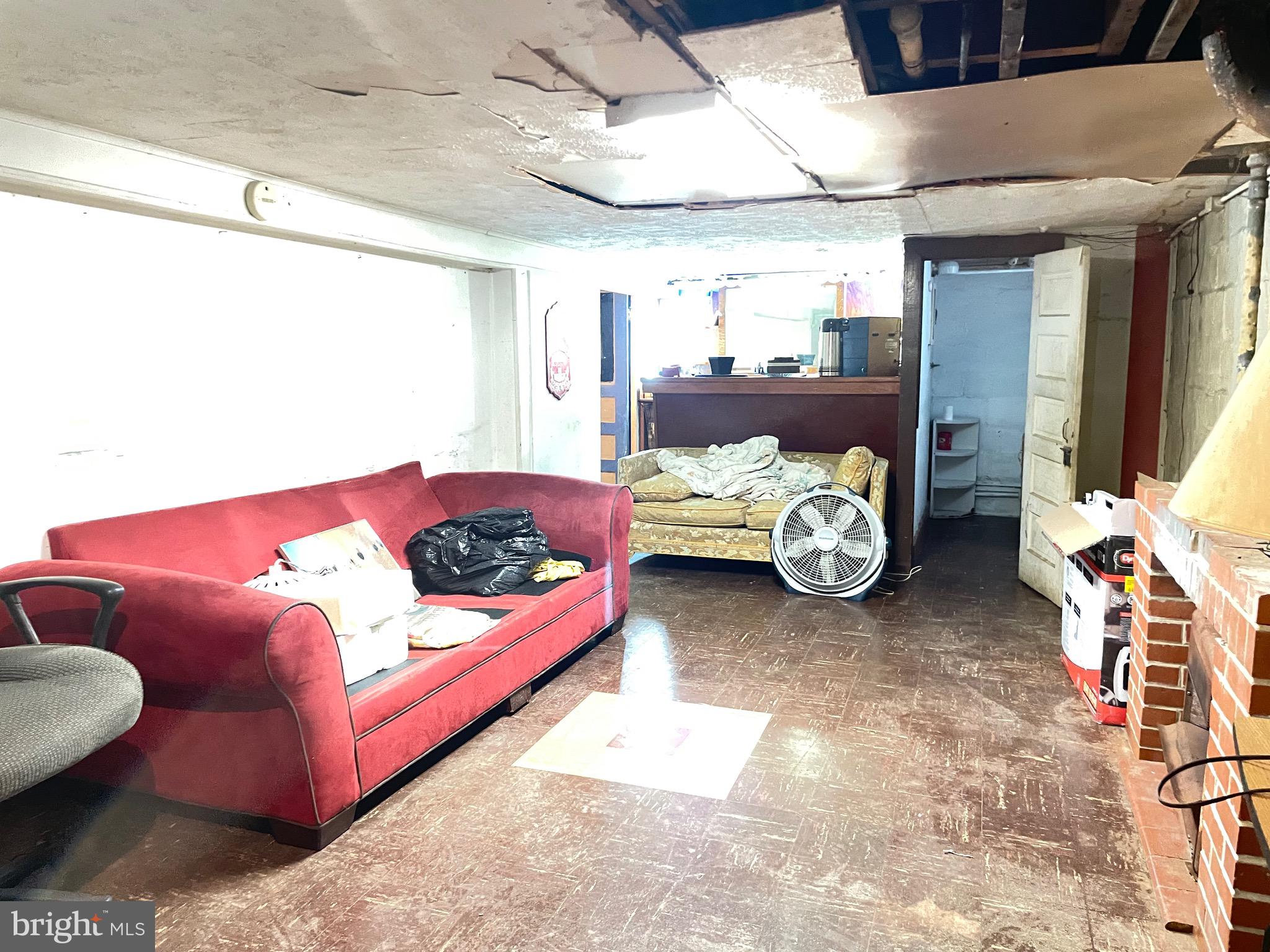 WINDSOR  MILL - Residential