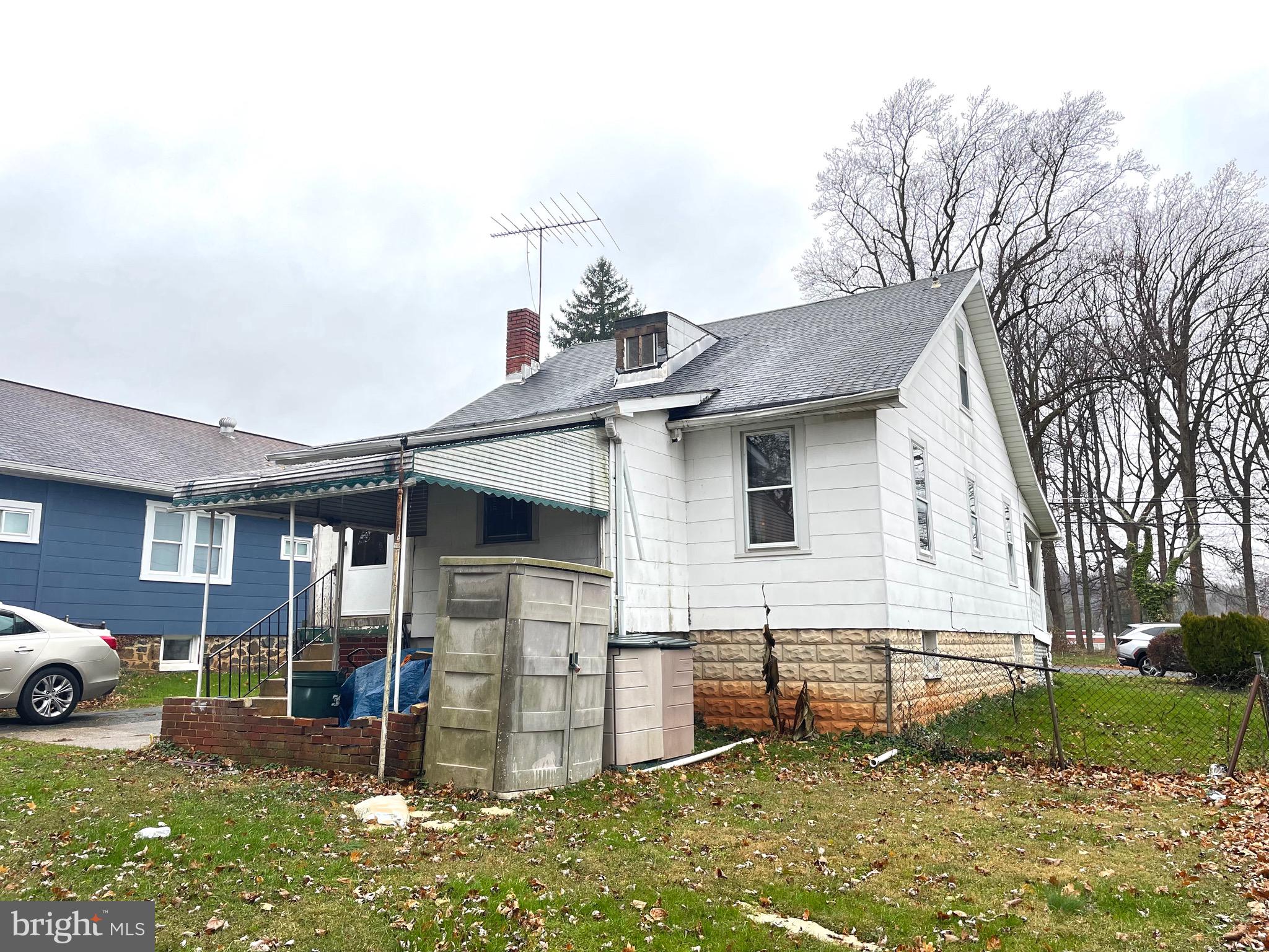 WINDSOR  MILL - Residential