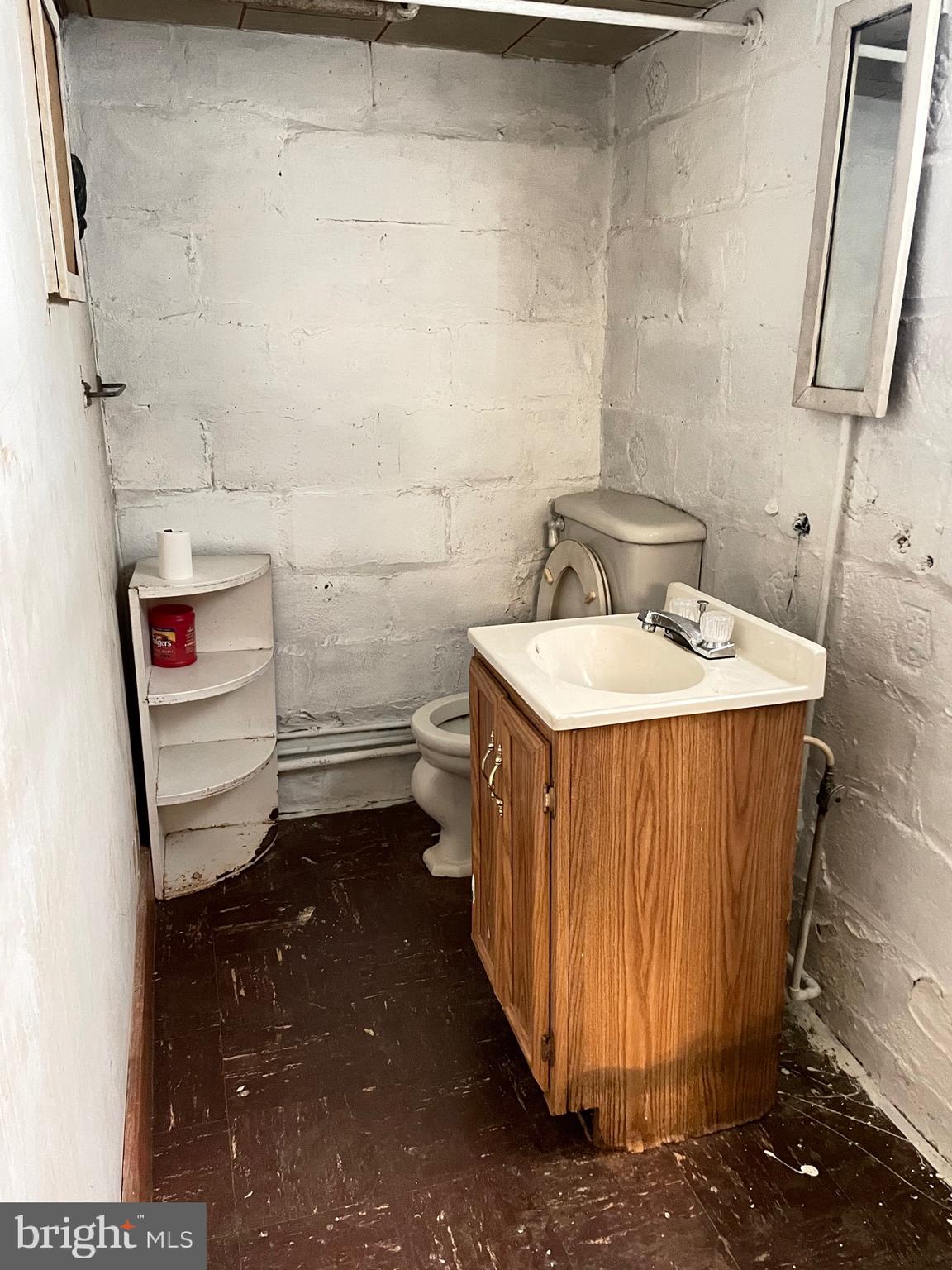 WINDSOR  MILL - Residential