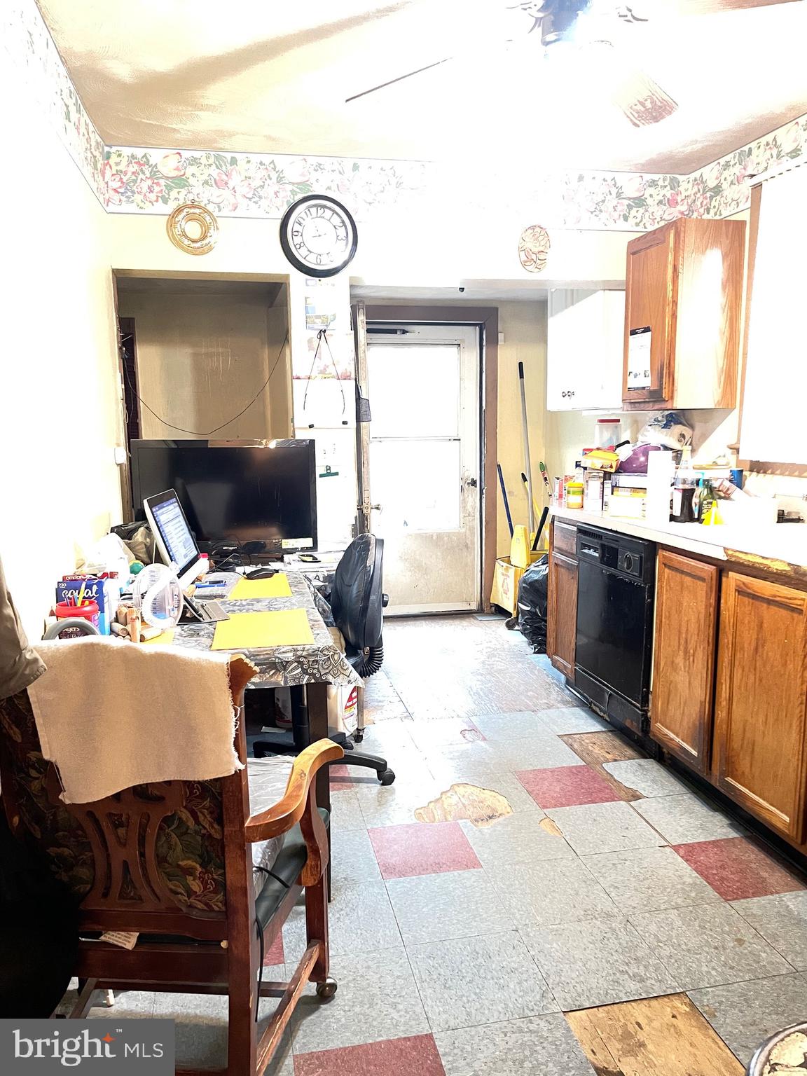 WINDSOR  MILL - Residential