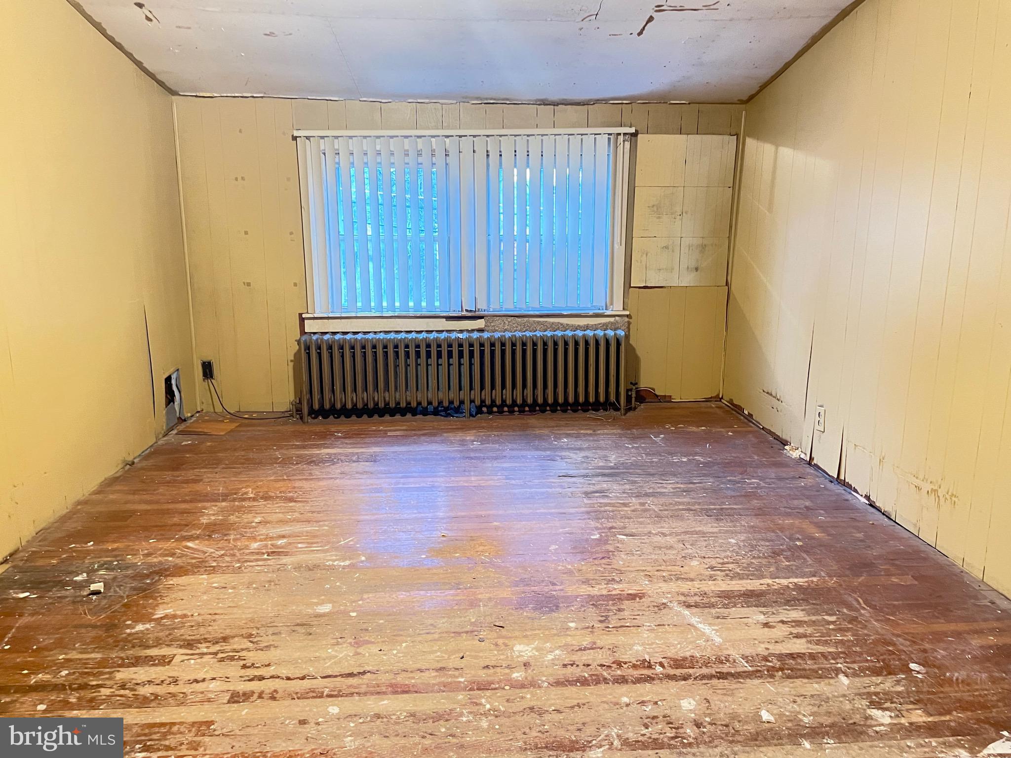 WINDSOR  MILL - Residential