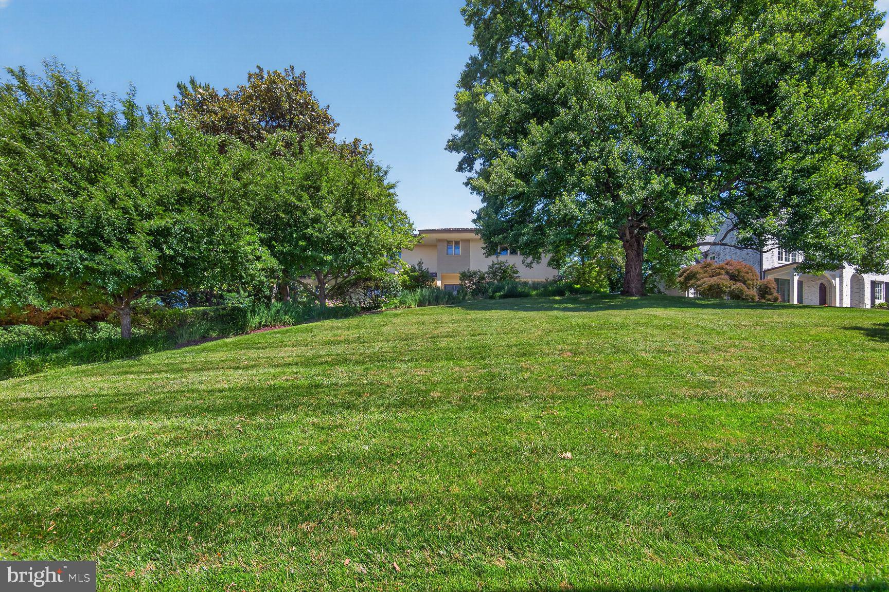 2604 N NELSON
