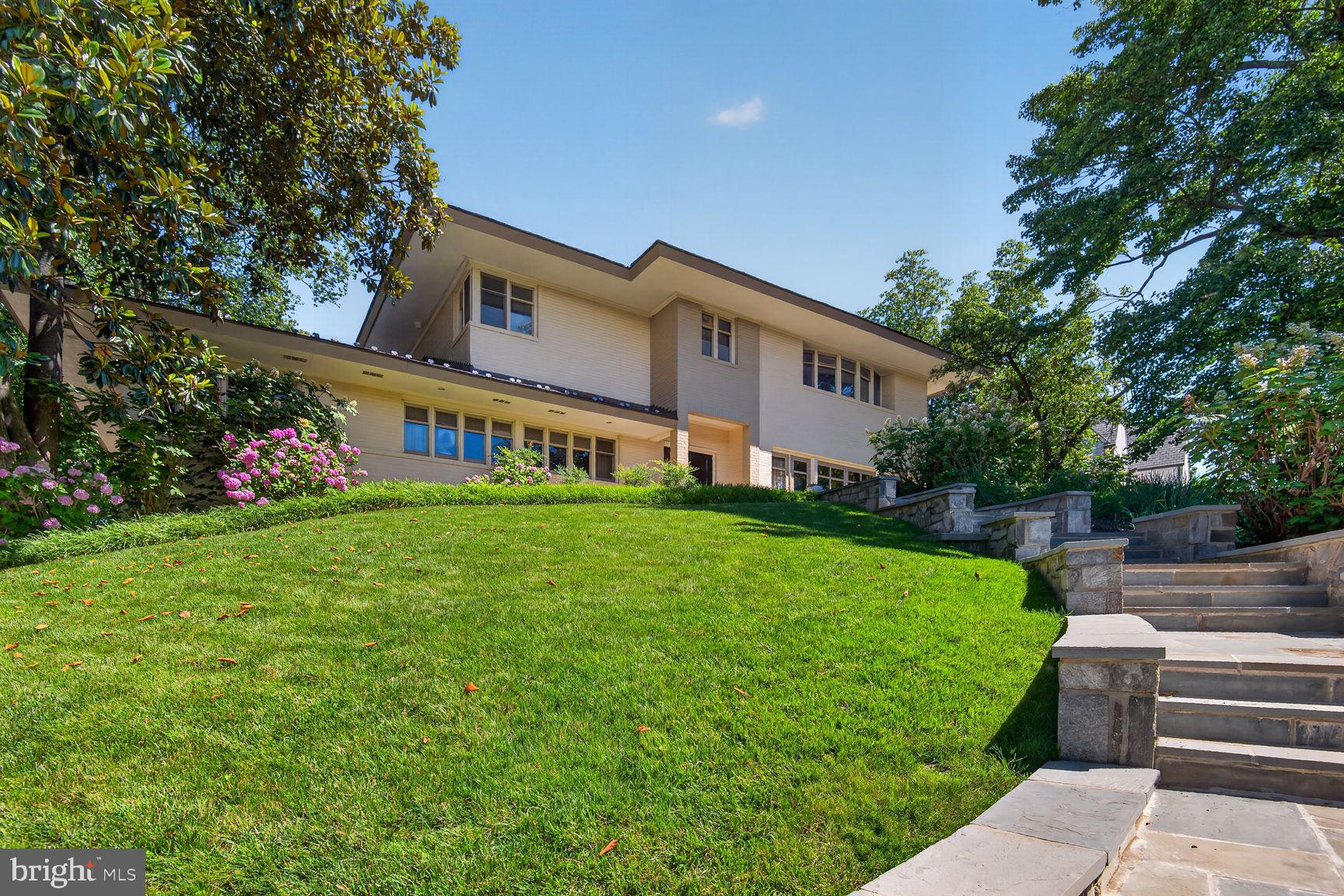 2604 N NELSON