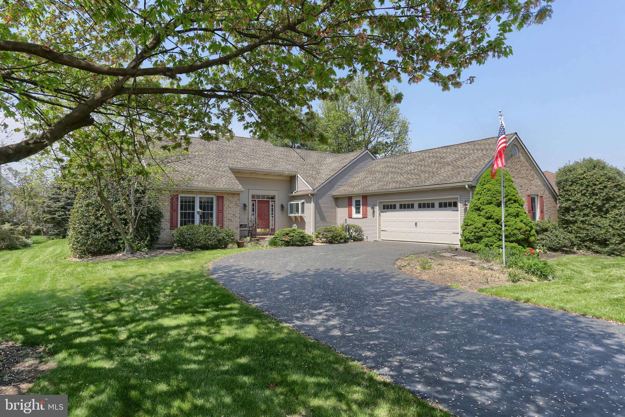 5 STONE HEDGE DRIVE