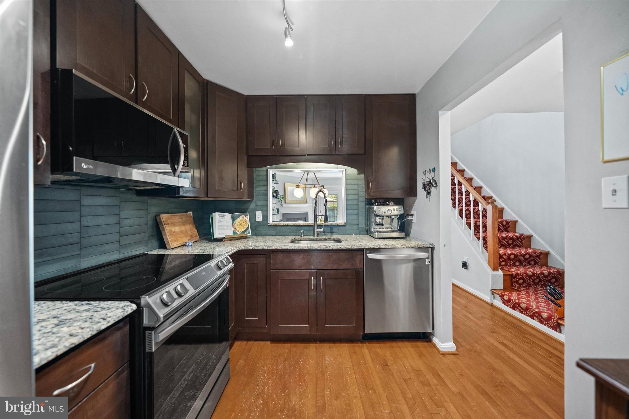 SOUTH KINGS STATION - Residential