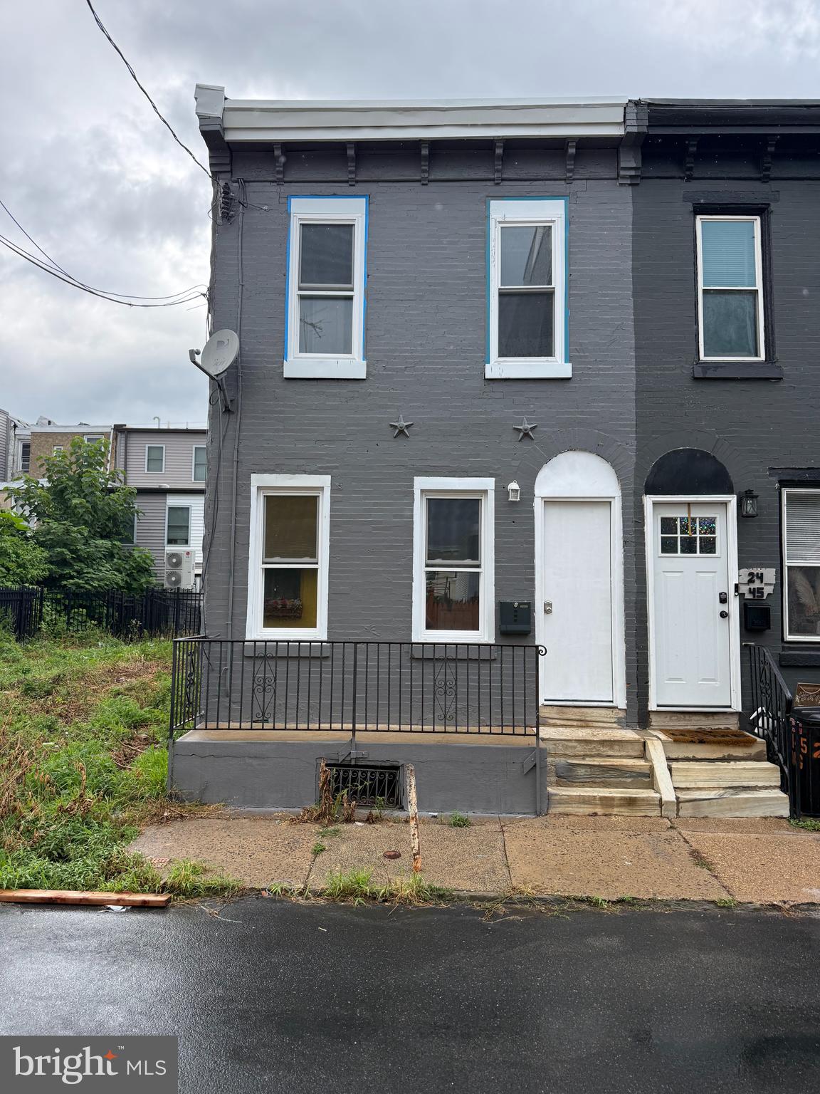 2447 INGERSOLL STREET