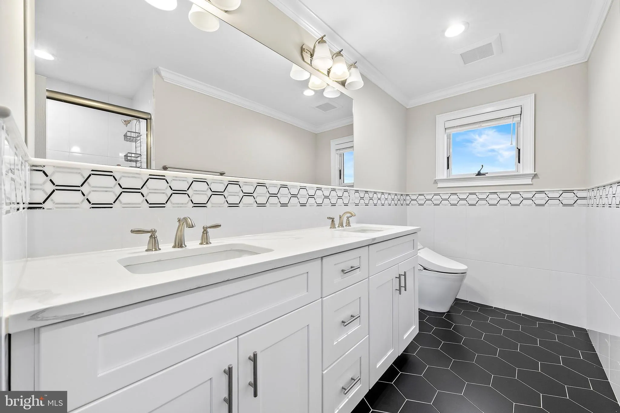 Long Beach Township, New Jersey 08008, United States, 7 Bedrooms Bedrooms, ,5 BathroomsBathrooms,Residential,Active,69941