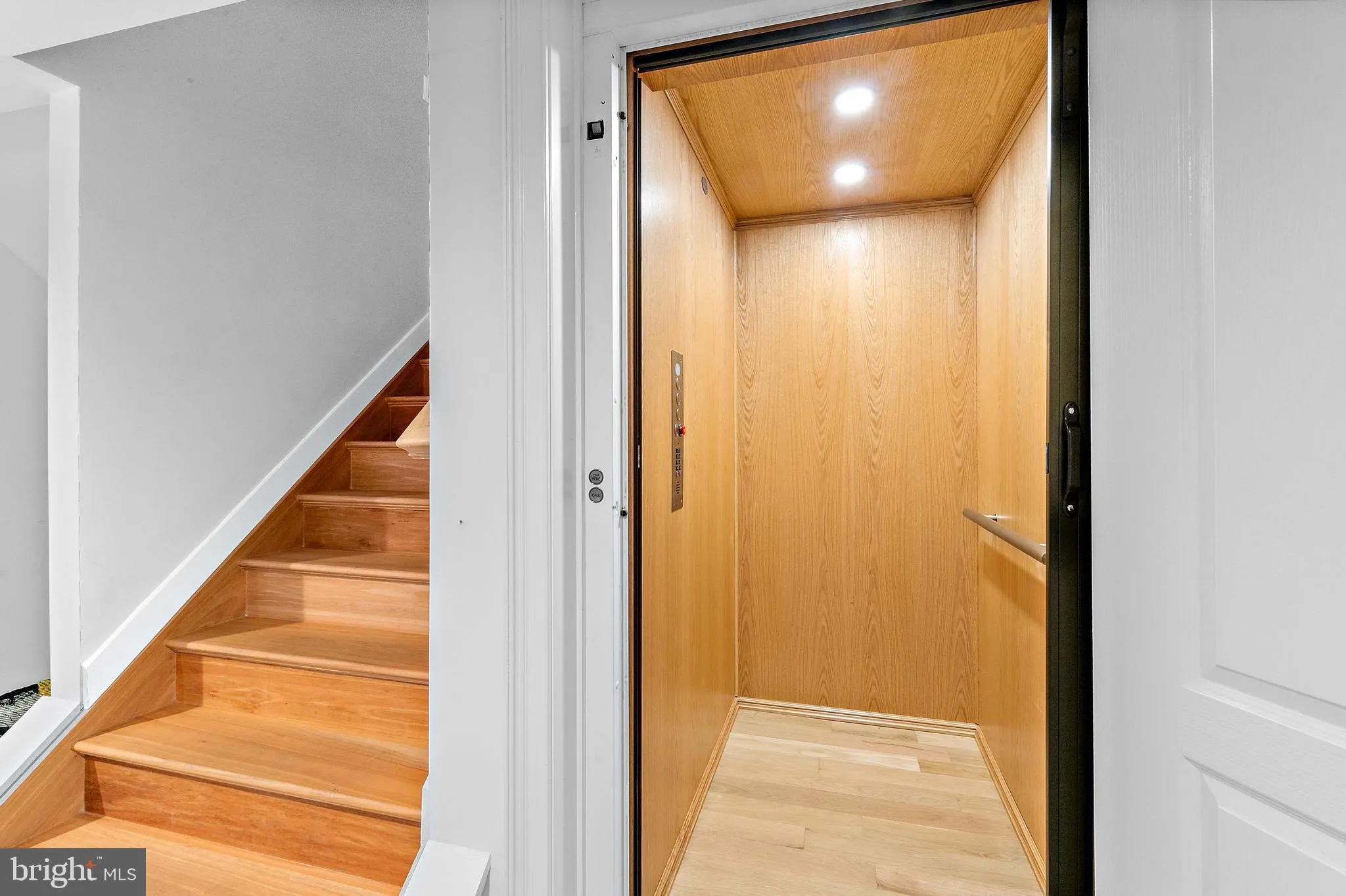 Long Beach Township, New Jersey 08008, United States, 7 Bedrooms Bedrooms, ,5 BathroomsBathrooms,Residential,Active,69941