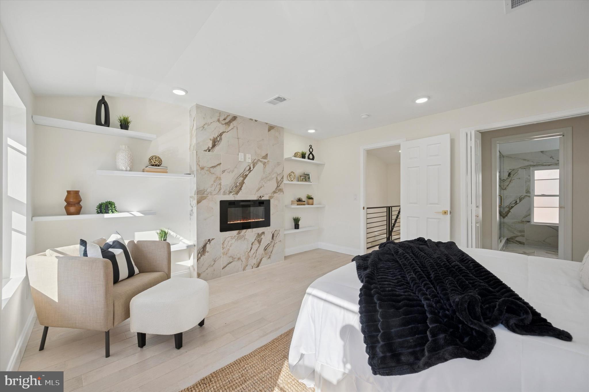 FRANCISVILLE - Residential