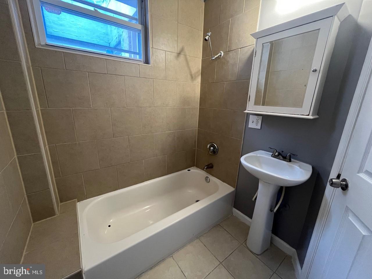 HARWOOD - Residential Lease