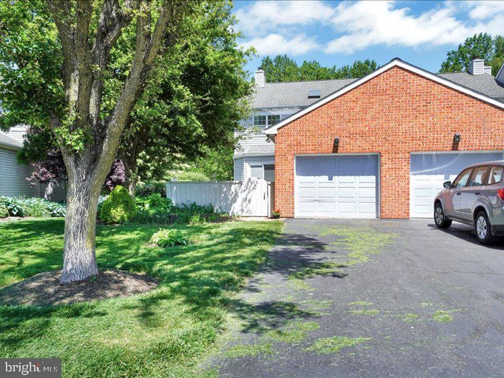 Photo of 168 TREETOPS DR, LANCASTER, PA 17601 (MLS # PALA2035016)