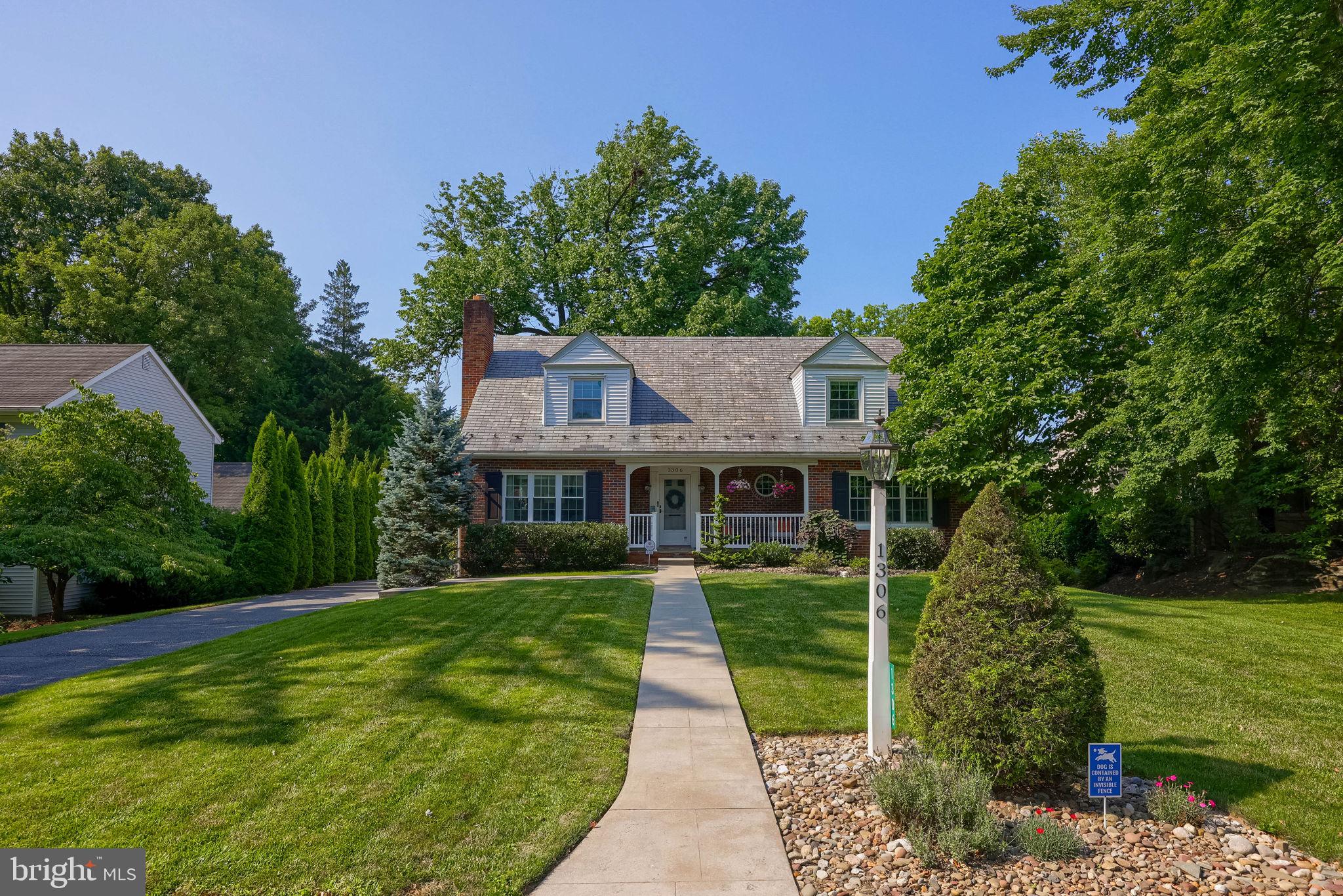 1306 HILLCREST ROAD