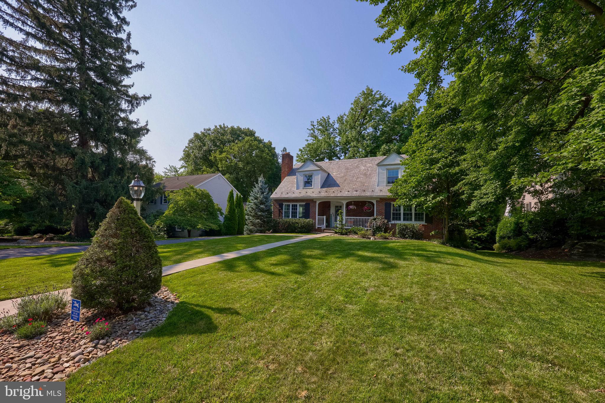 1306 HILLCREST ROAD