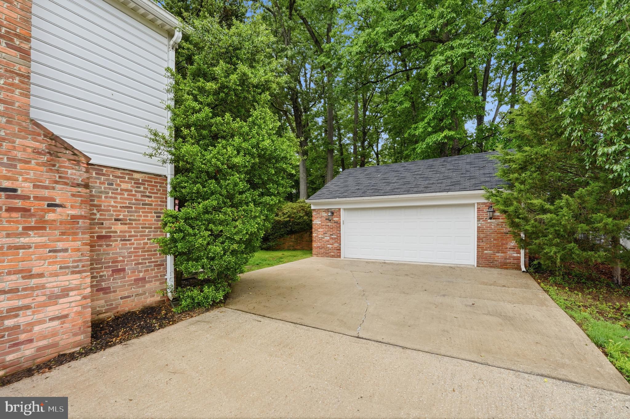 12112 WHIPPOORWILL LANE