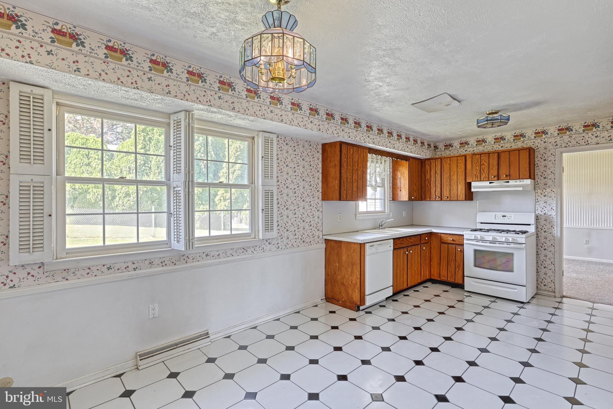 CHAMBERS HILL - Residential