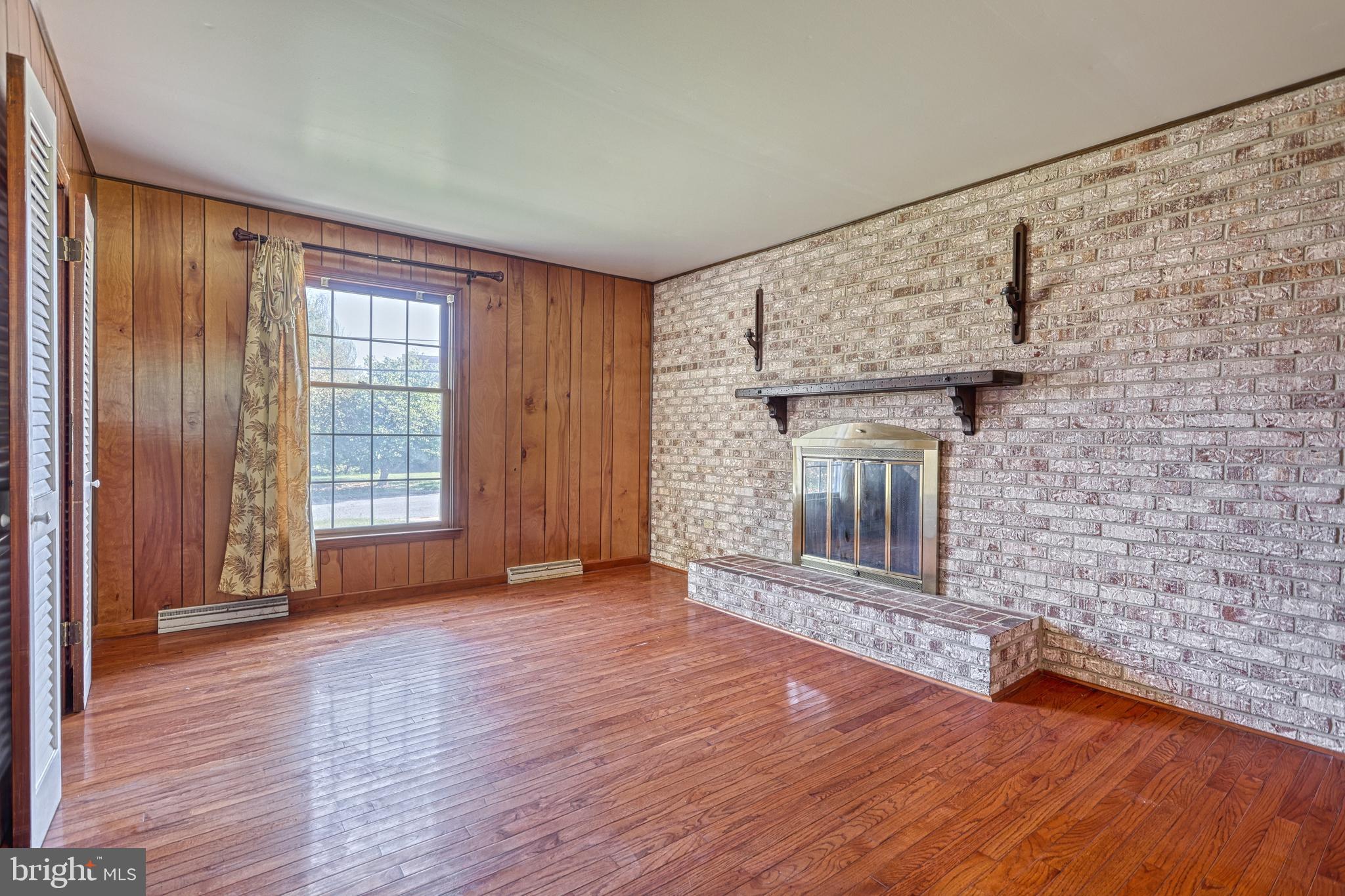 CHAMBERS HILL - Residential