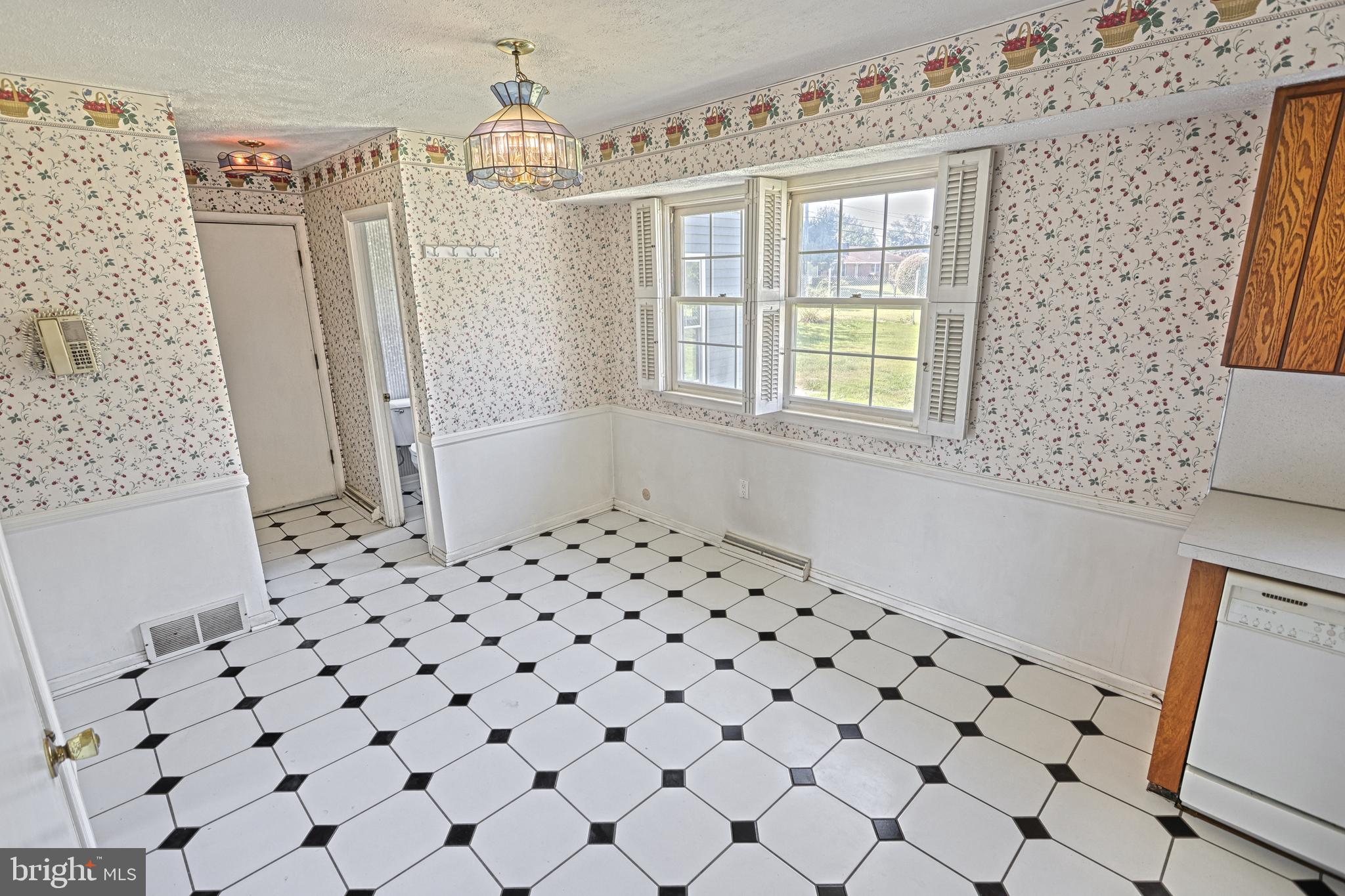 CHAMBERS HILL - Residential