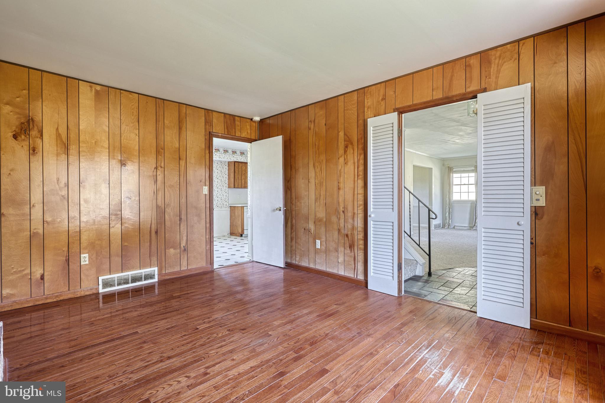 CHAMBERS HILL - Residential