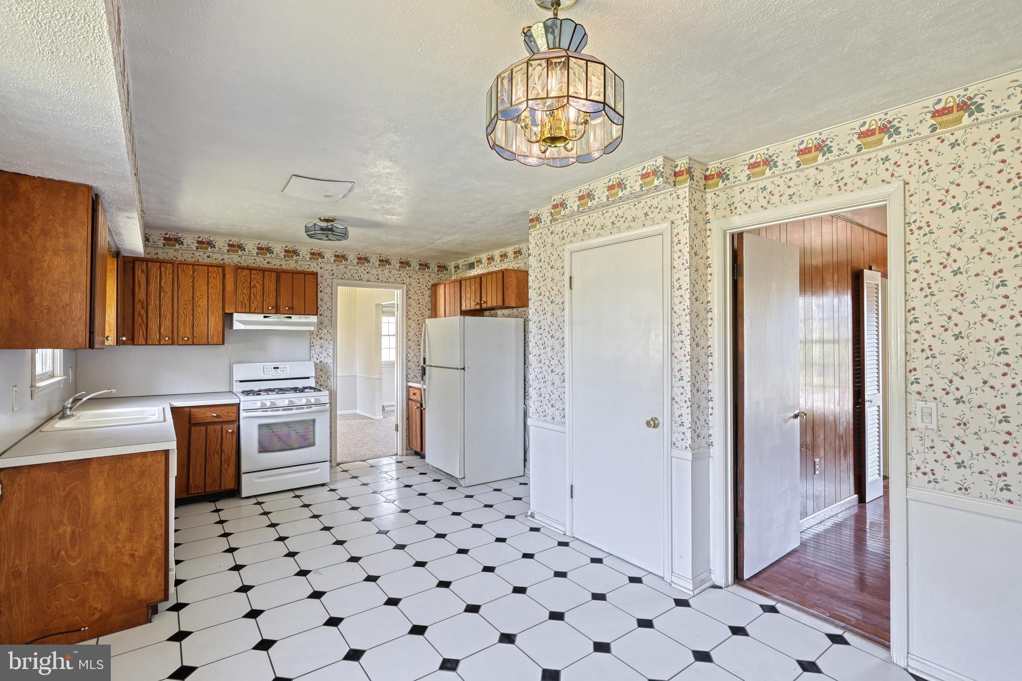 CHAMBERS HILL - Residential