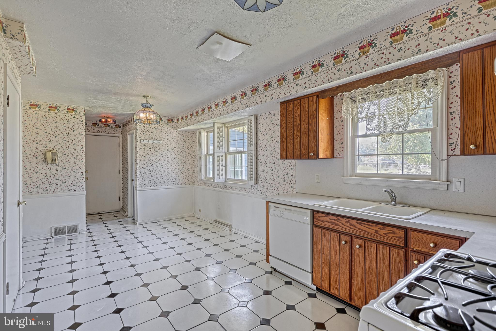 CHAMBERS HILL - Residential